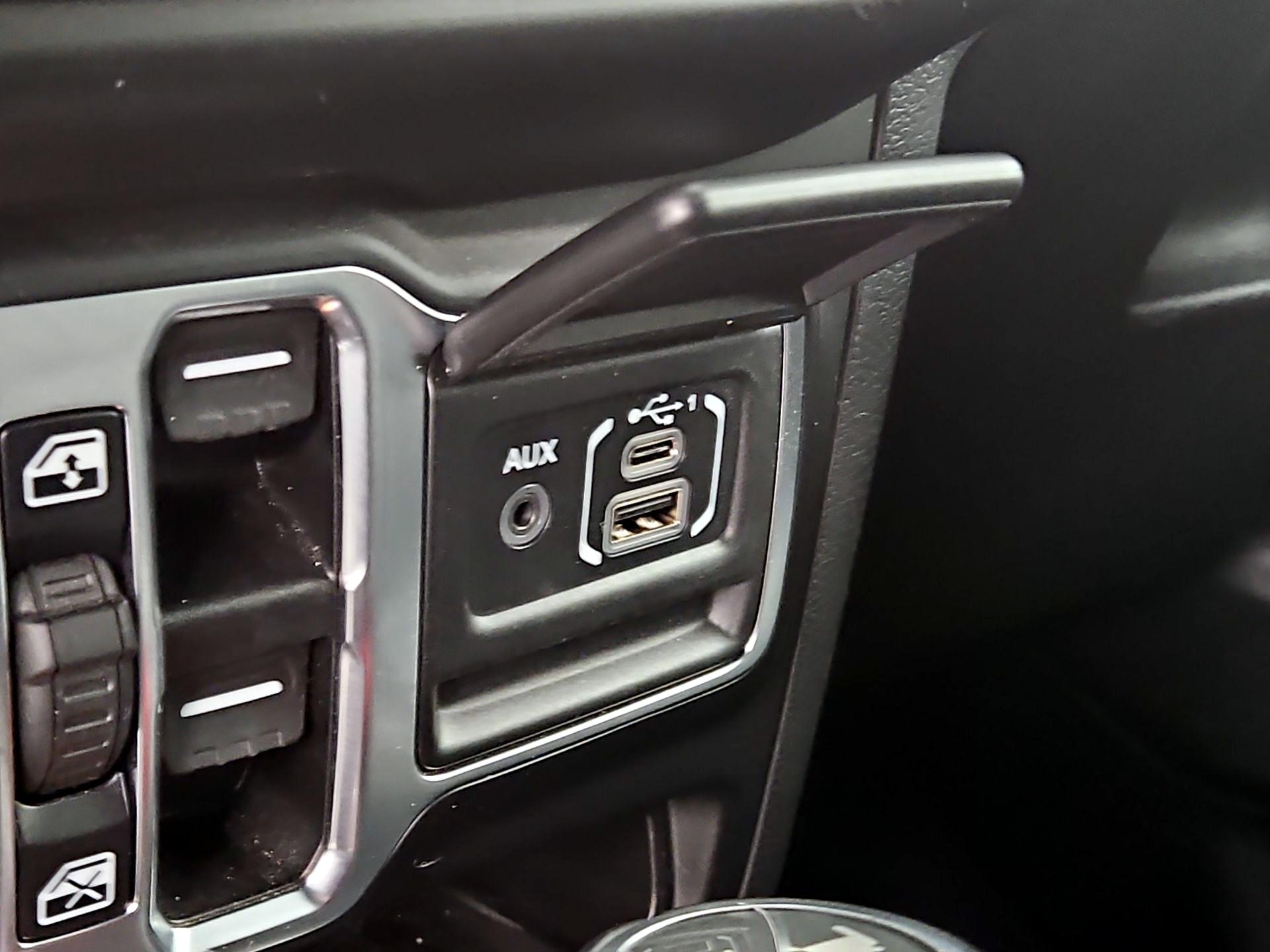 Thumbnail: 2021 Jeep Wrangler - 19