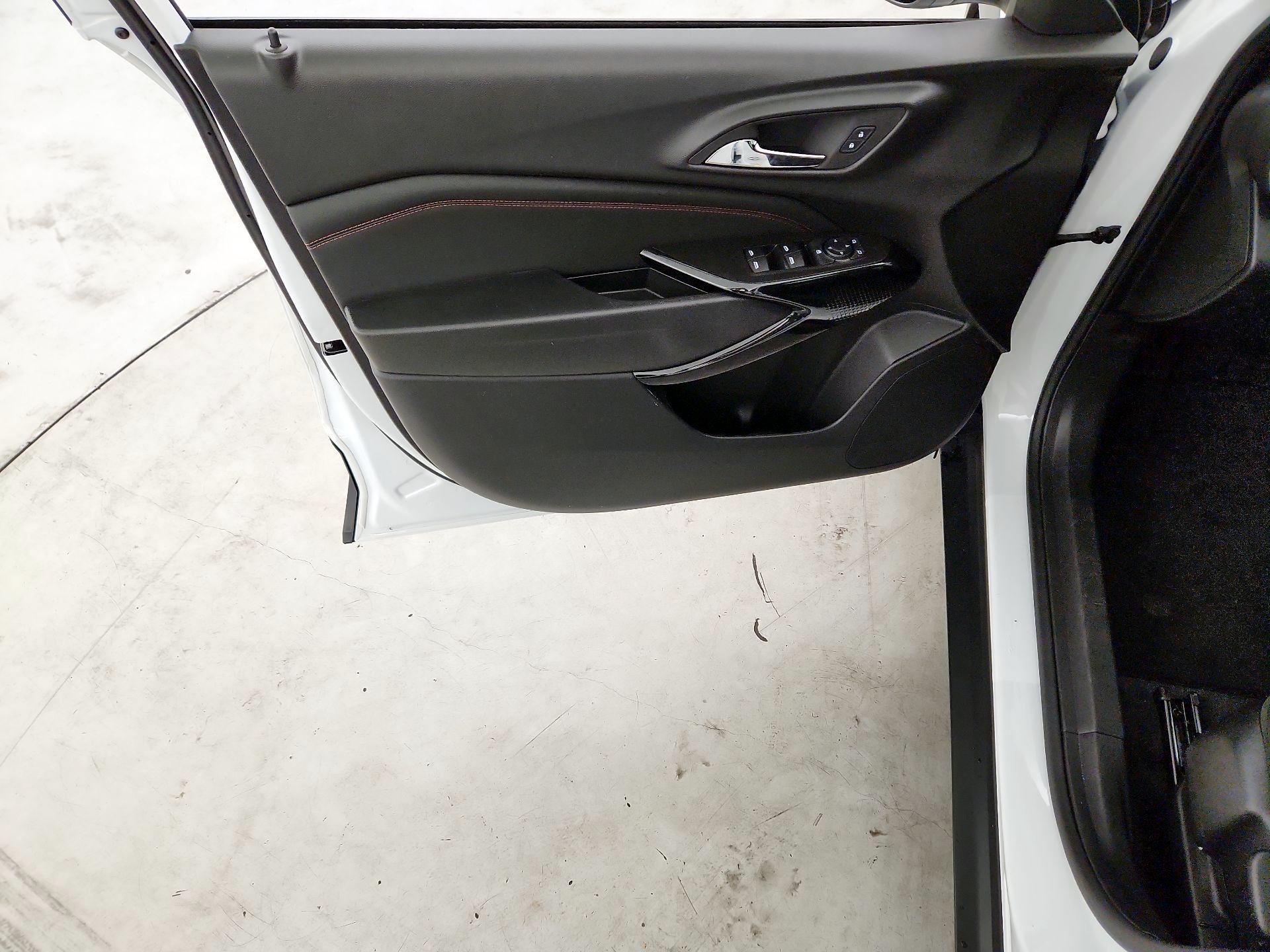 Thumbnail: 2025 Chevrolet Trax - 12