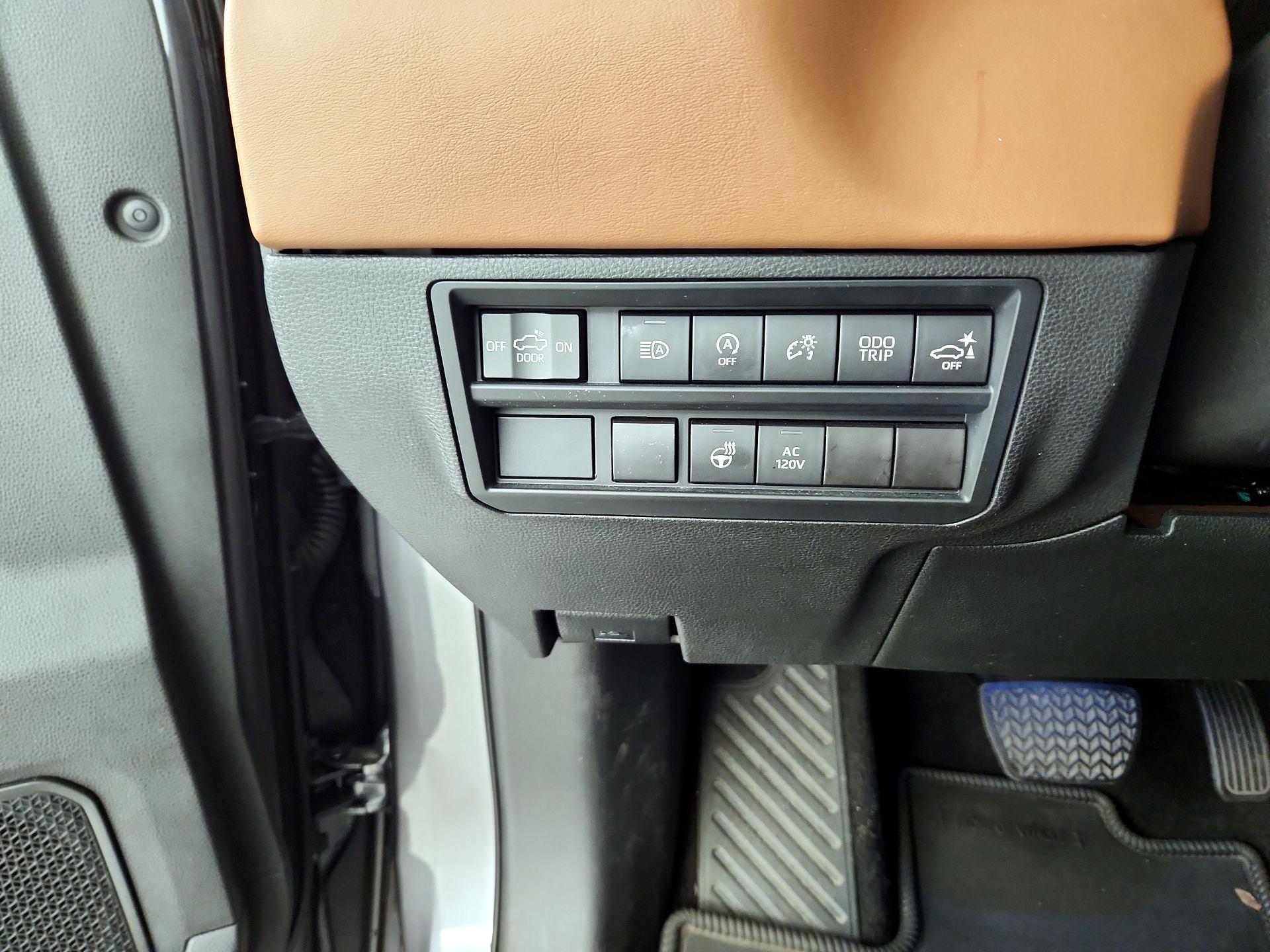 Thumbnail: 2022 Toyota Tundra - 13