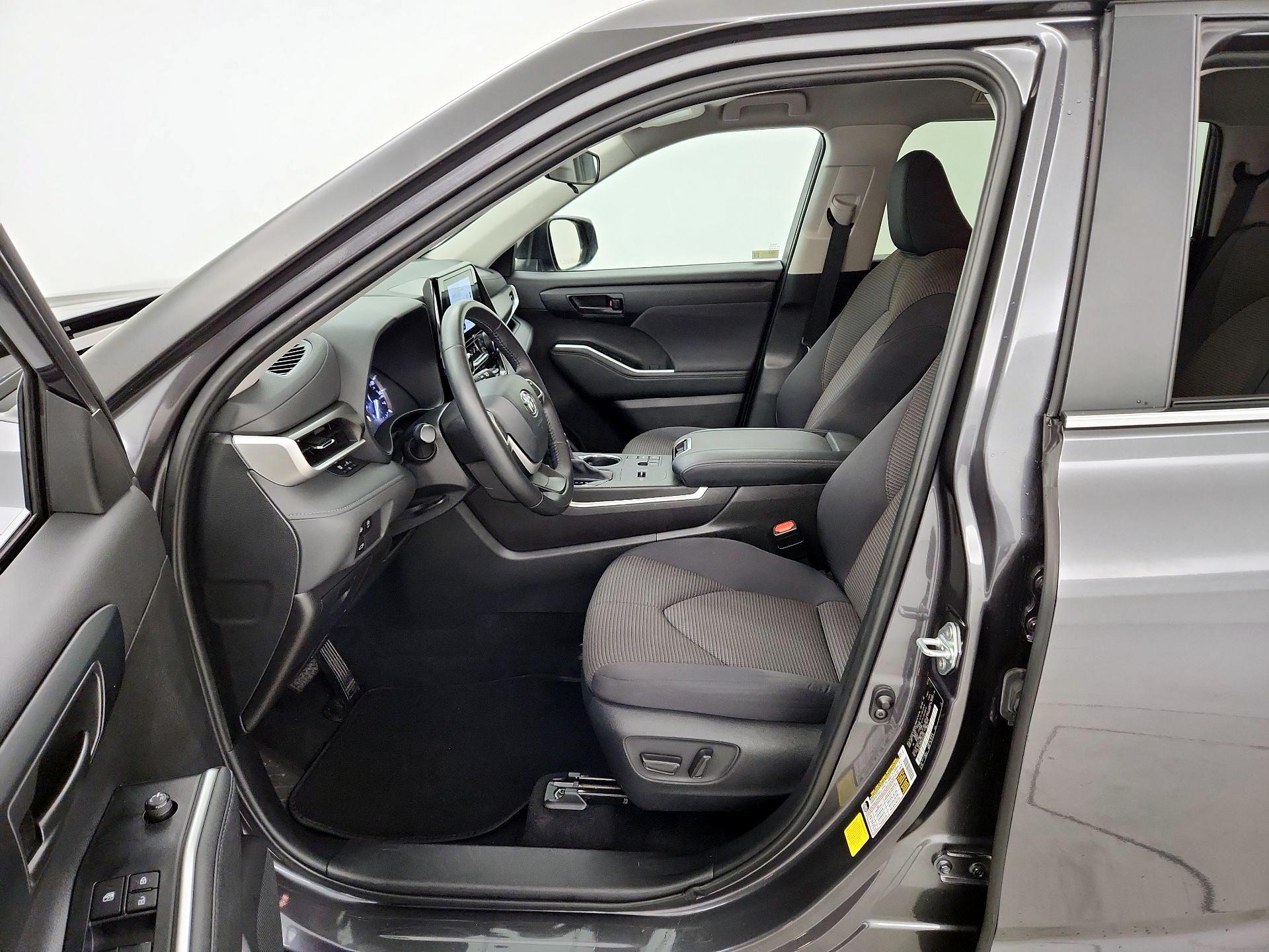 Thumbnail: 2024 Toyota Highlander - 11