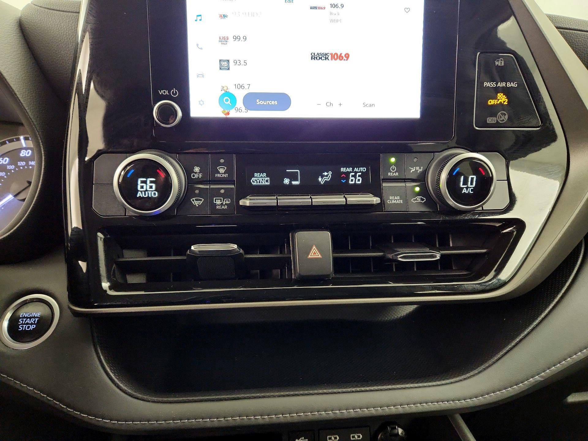 Thumbnail: 2024 Toyota Highlander - 16