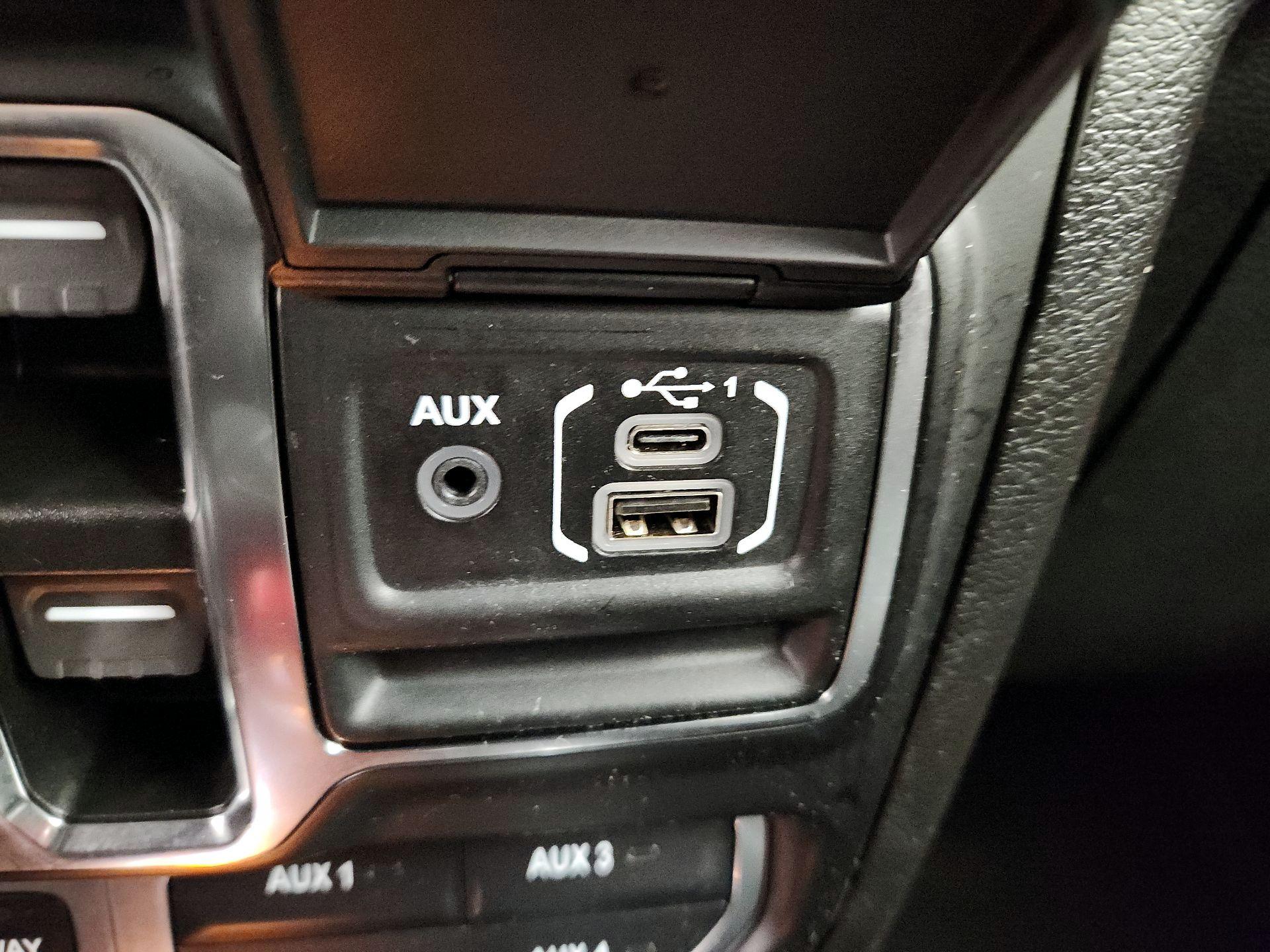 Thumbnail: 2021 Jeep Wrangler - 19