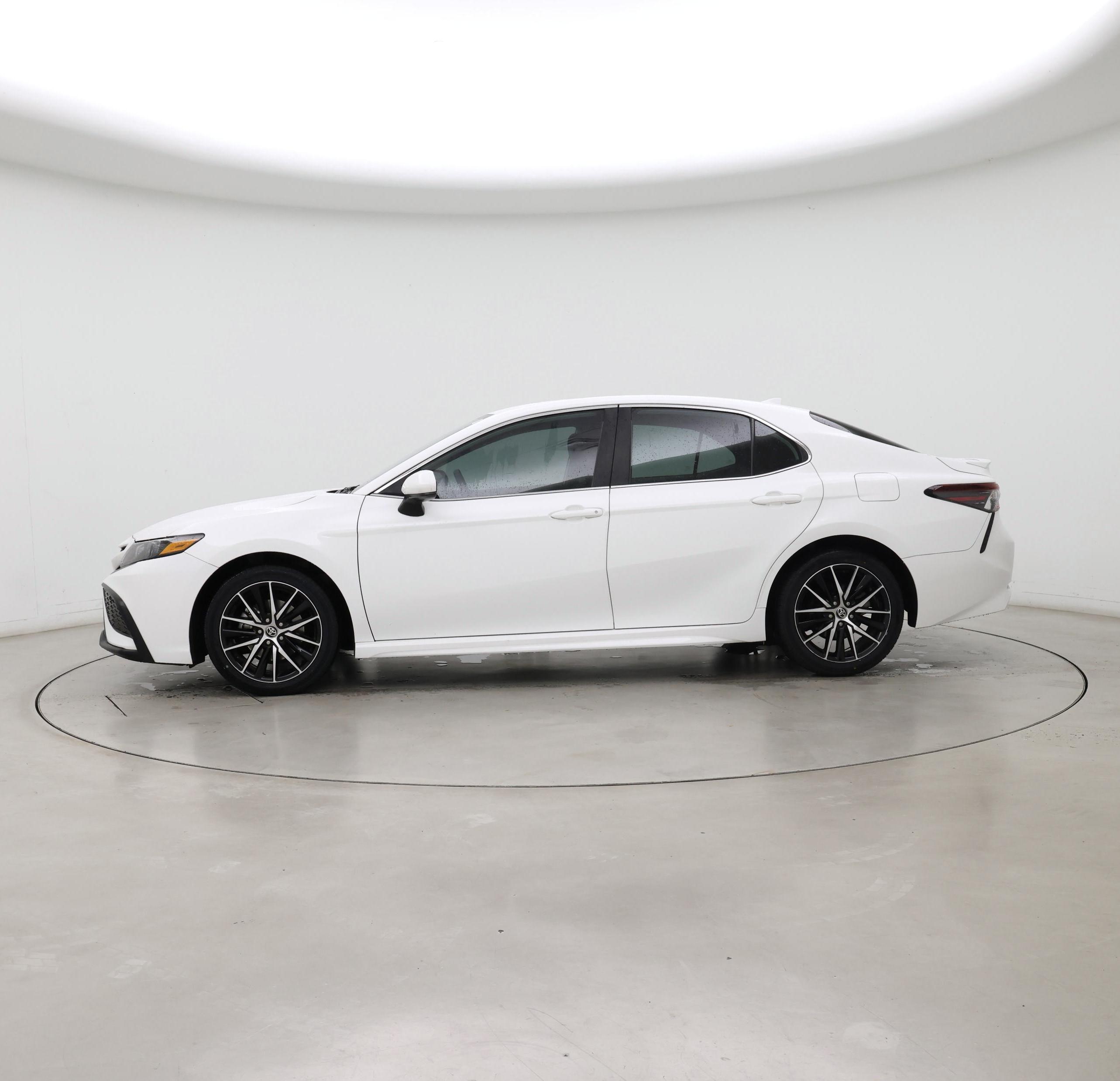 Thumbnail: 2021 Toyota Camry - 3