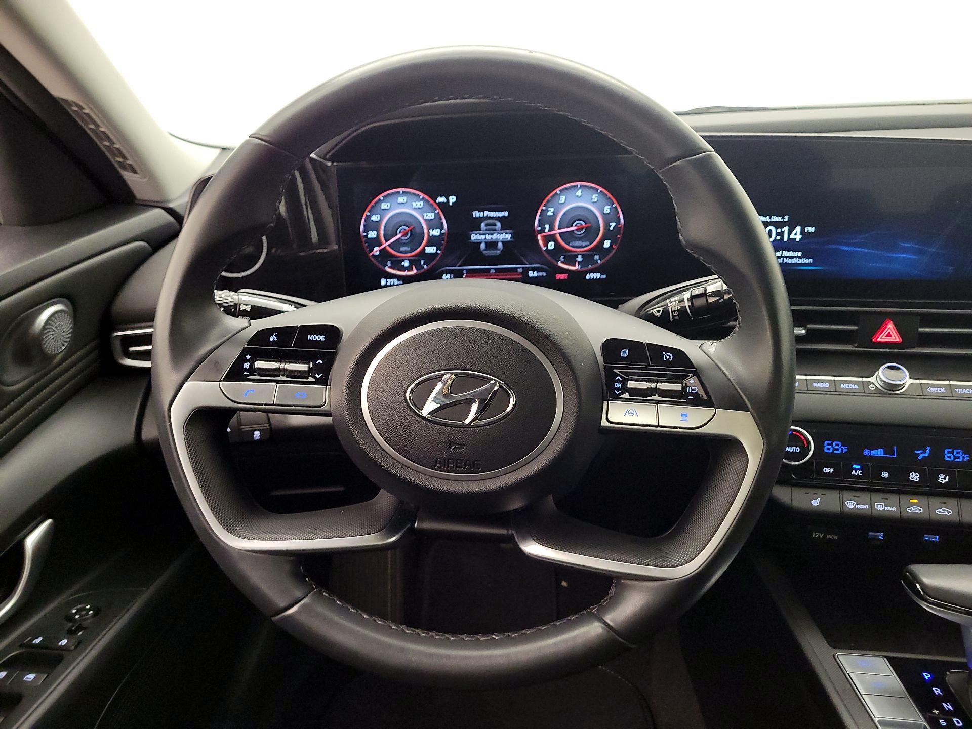 Thumbnail: 2023 Hyundai Elantra - 10