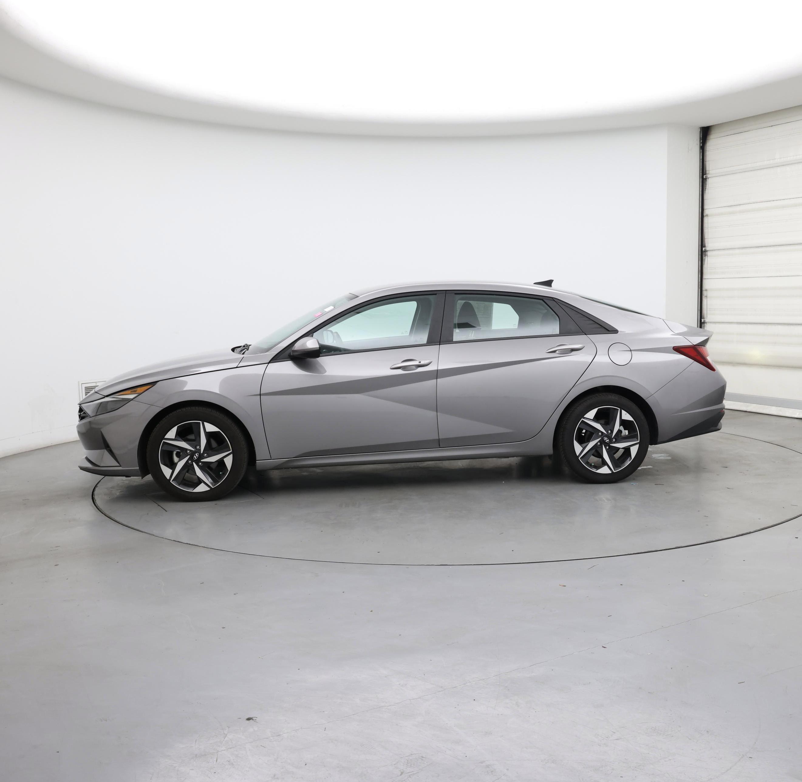 Thumbnail: 2023 Hyundai Elantra - 3