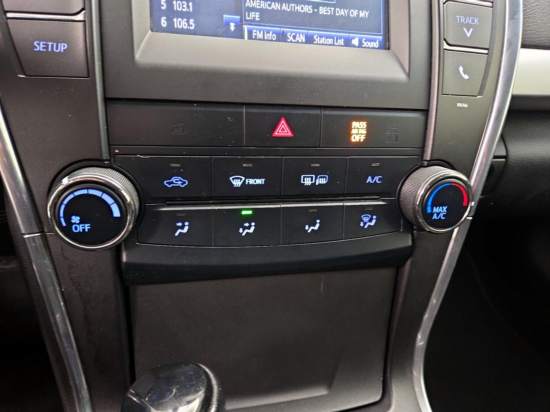 Thumbnail: 2015 Toyota Camry - 16