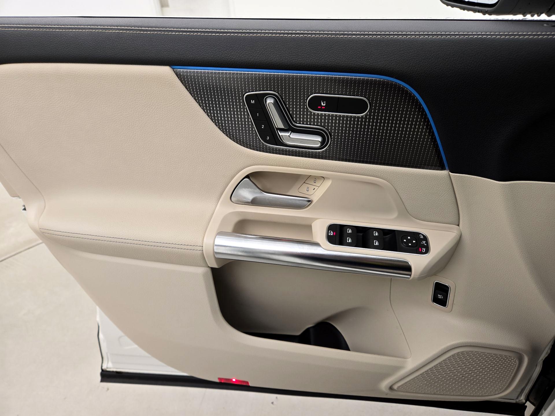 Thumbnail: 2021 Mercedes-Benz GLA - 12