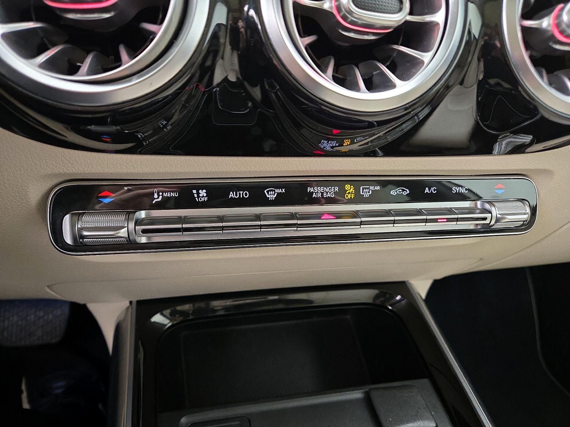 Thumbnail: 2021 Mercedes-Benz GLA - 16