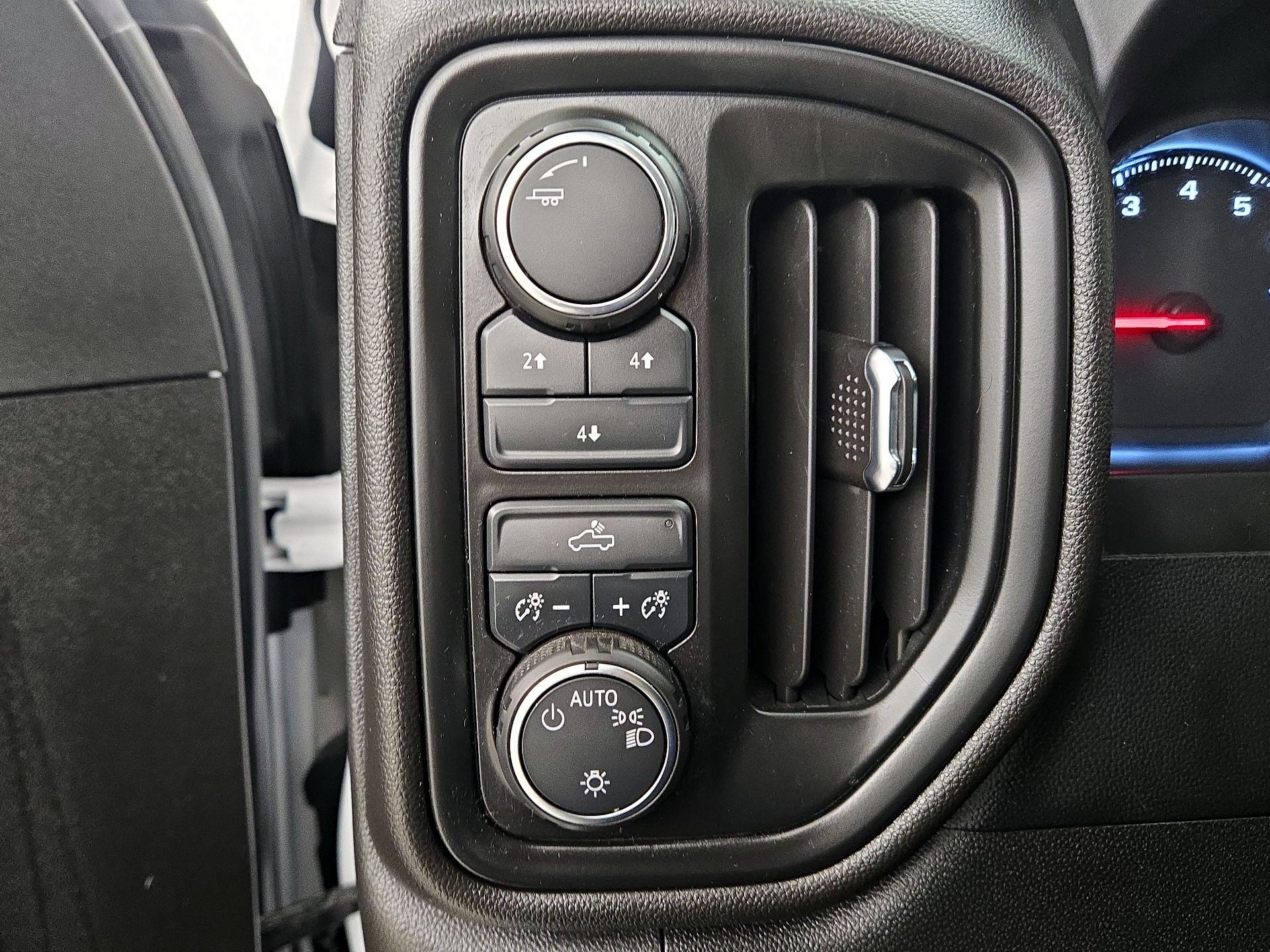 Thumbnail: 2024 Chevrolet Silverado 2500 - 13