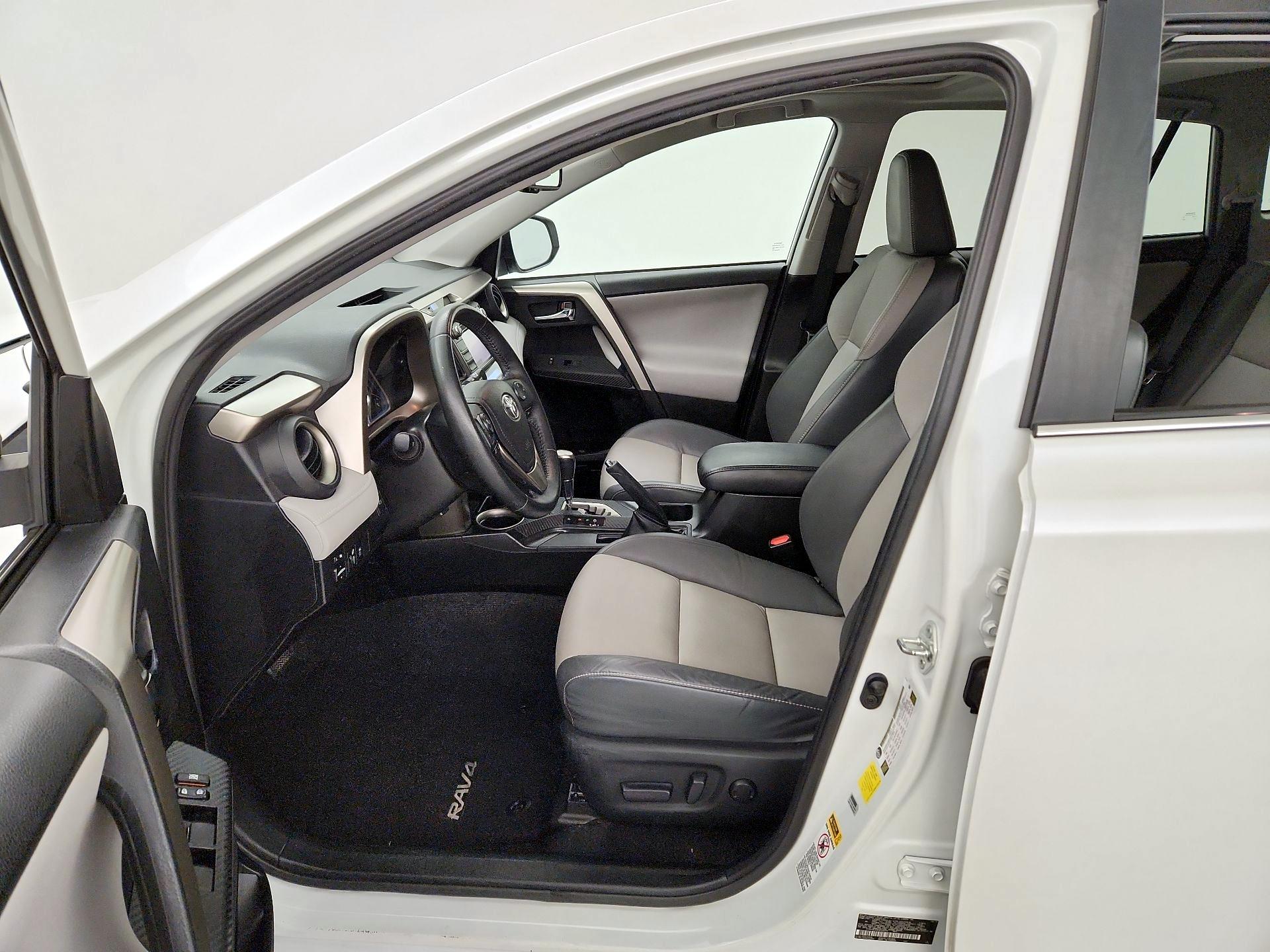 Thumbnail: 2014 Toyota RAV4 - 11