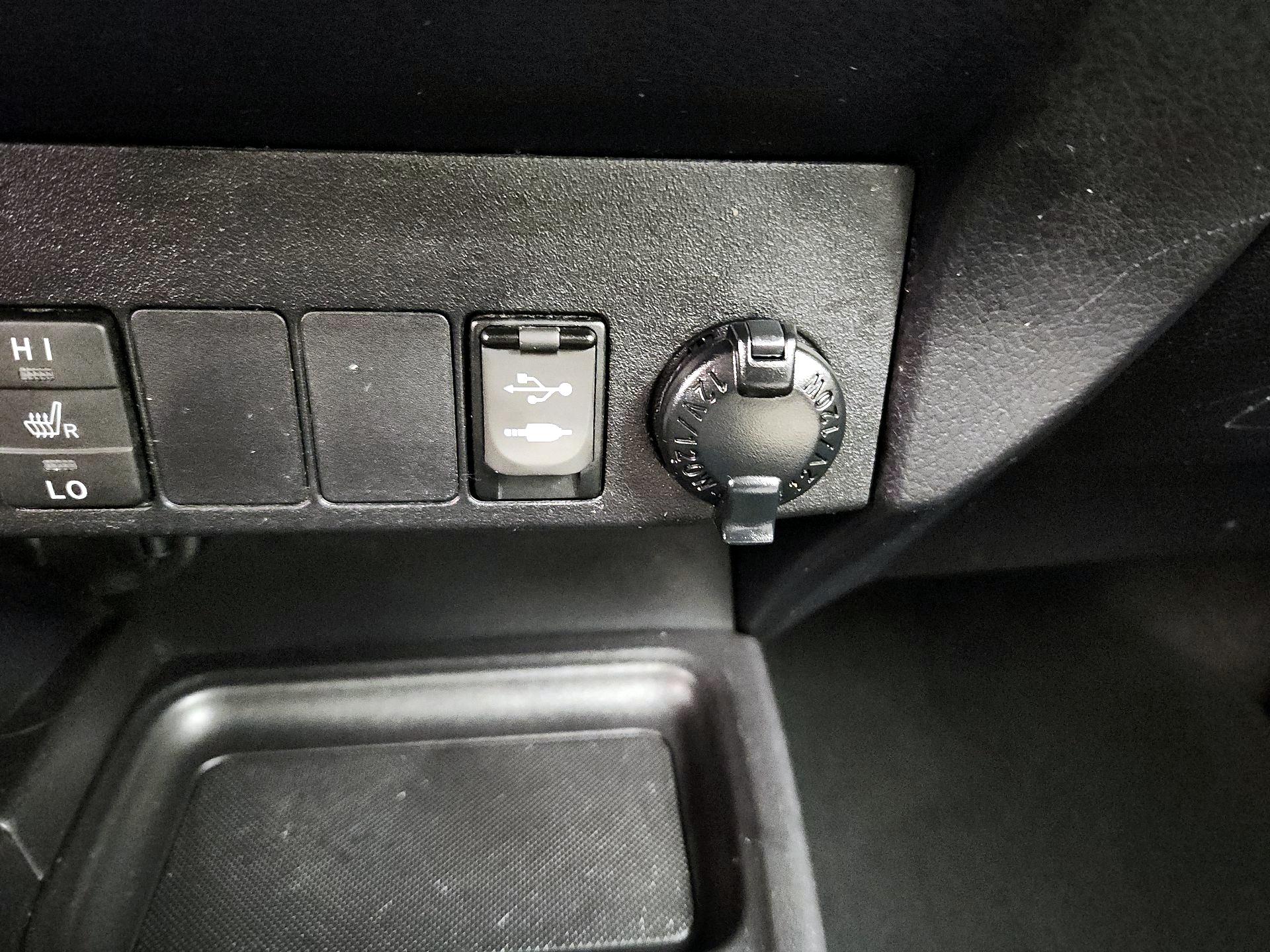 Thumbnail: 2014 Toyota RAV4 - 19