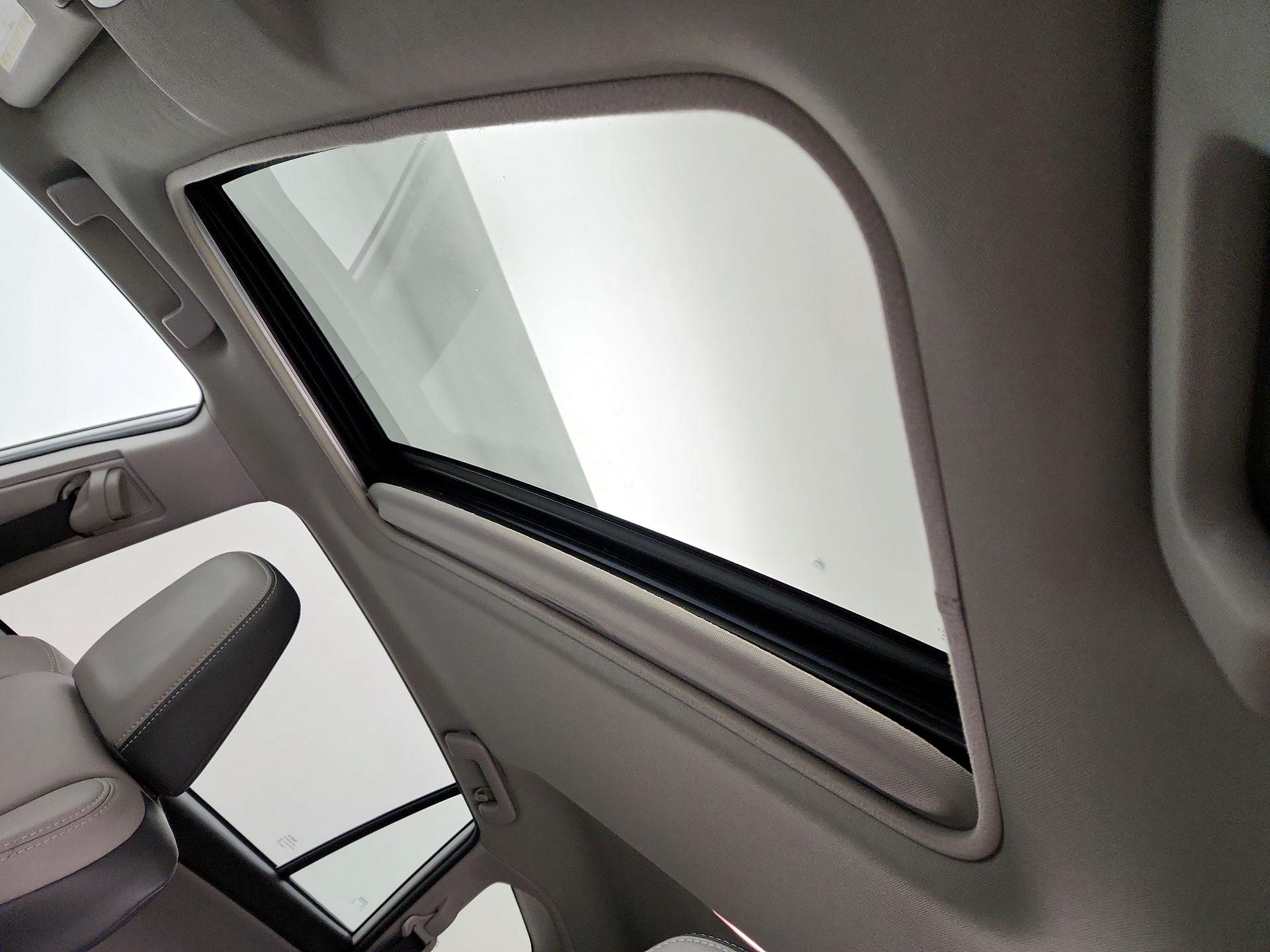 Thumbnail: 2014 Toyota RAV4 - 20