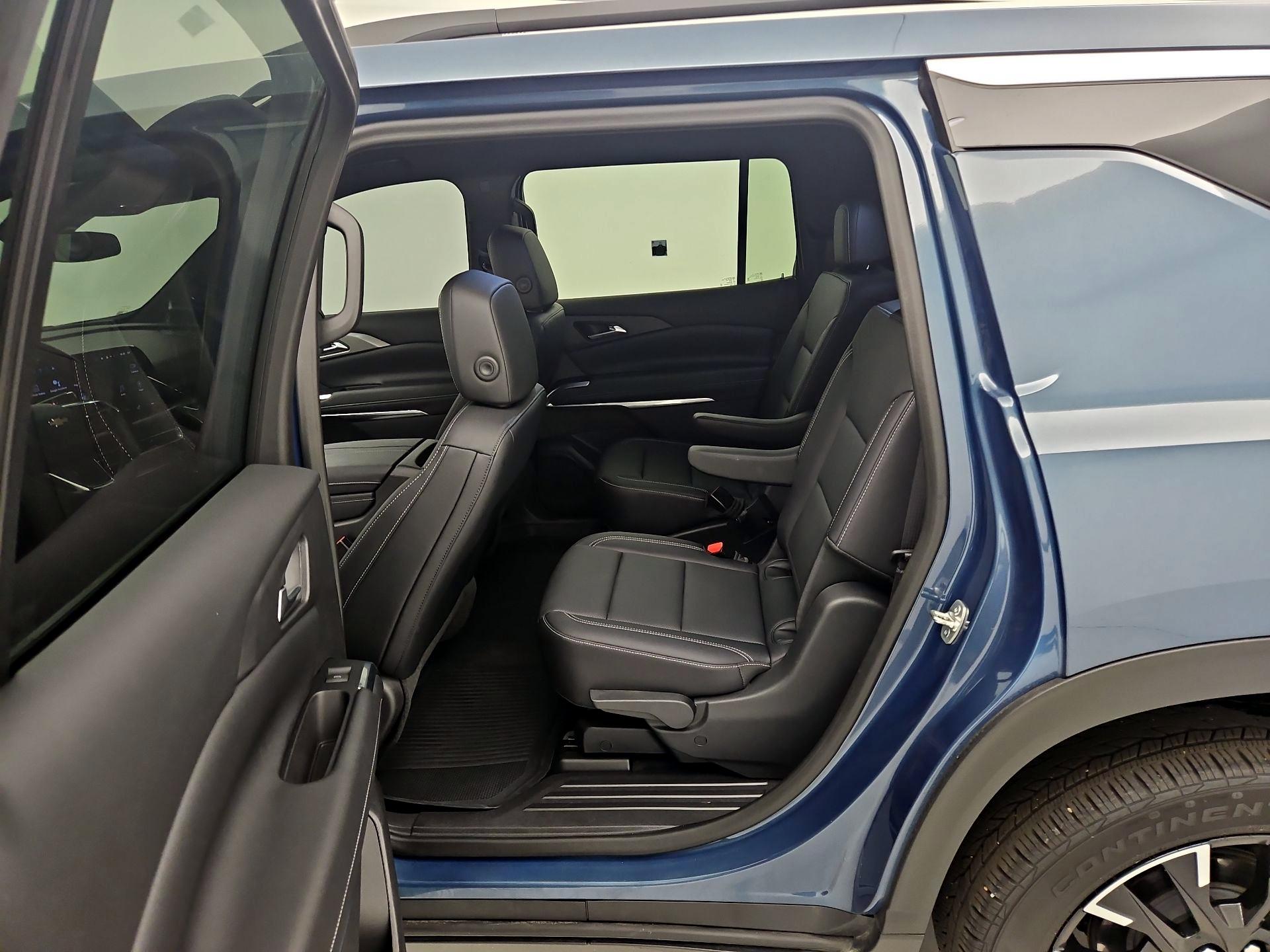 Thumbnail: 2024 Chevrolet Traverse - 19