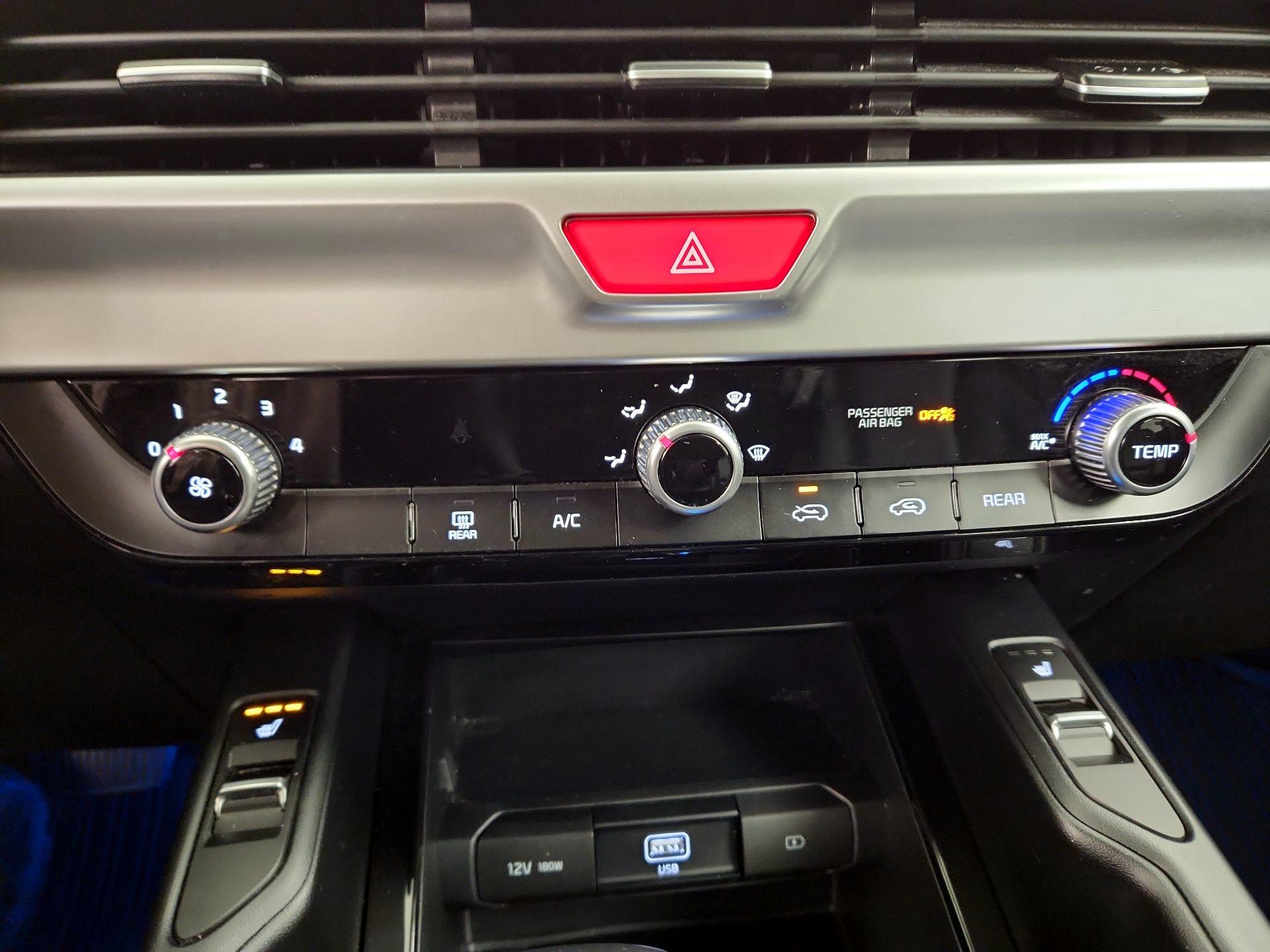 Thumbnail: 2021 Kia Telluride - 16