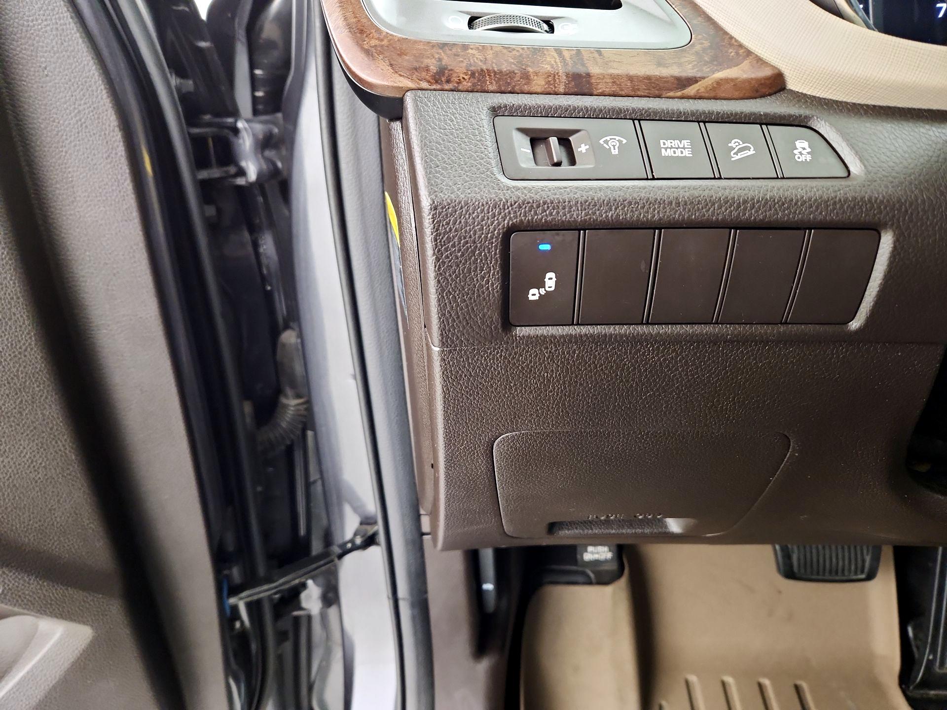 Thumbnail: 2018 Hyundai Santa Fe - 13