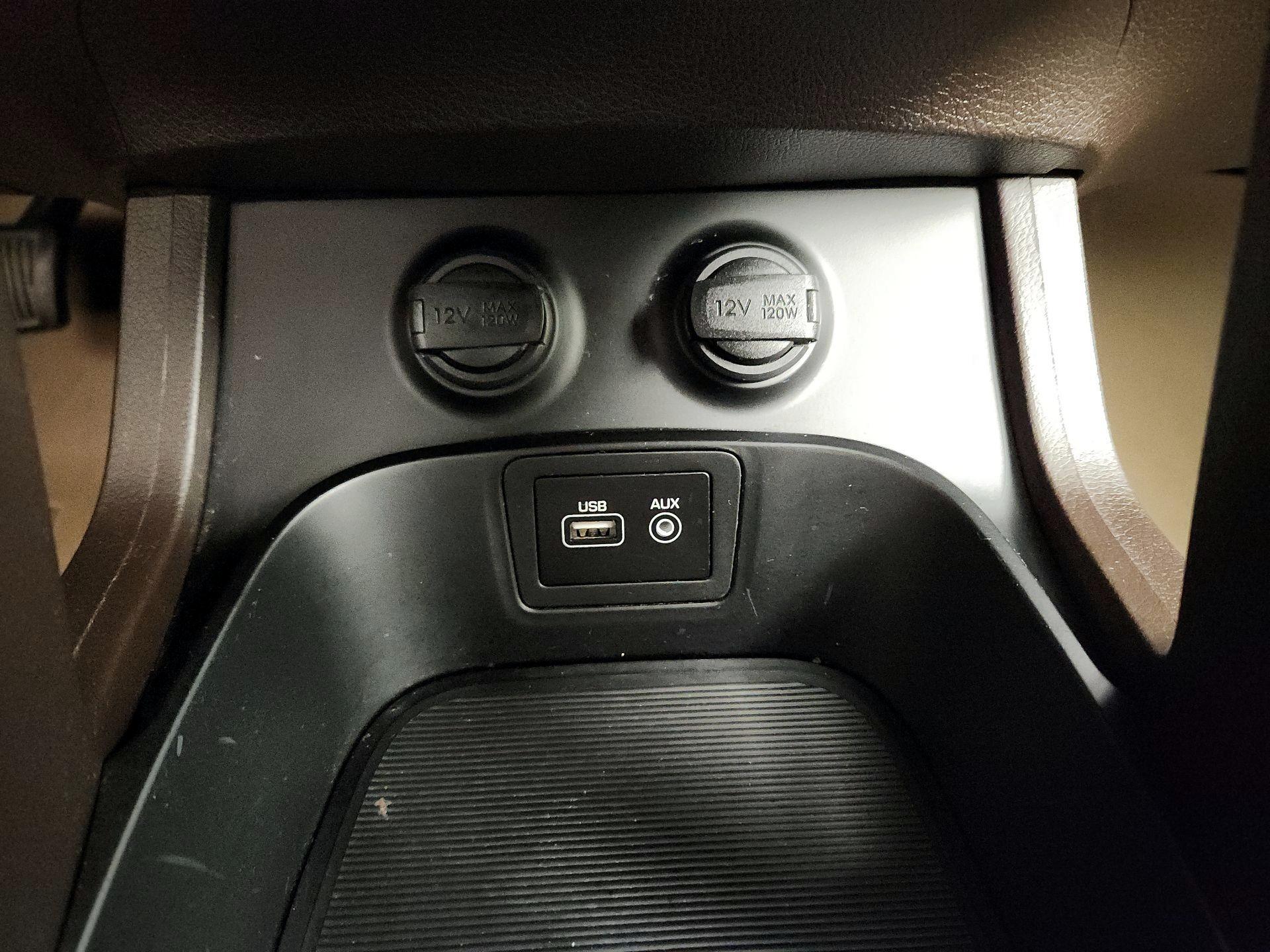 Thumbnail: 2018 Hyundai Santa Fe - 18