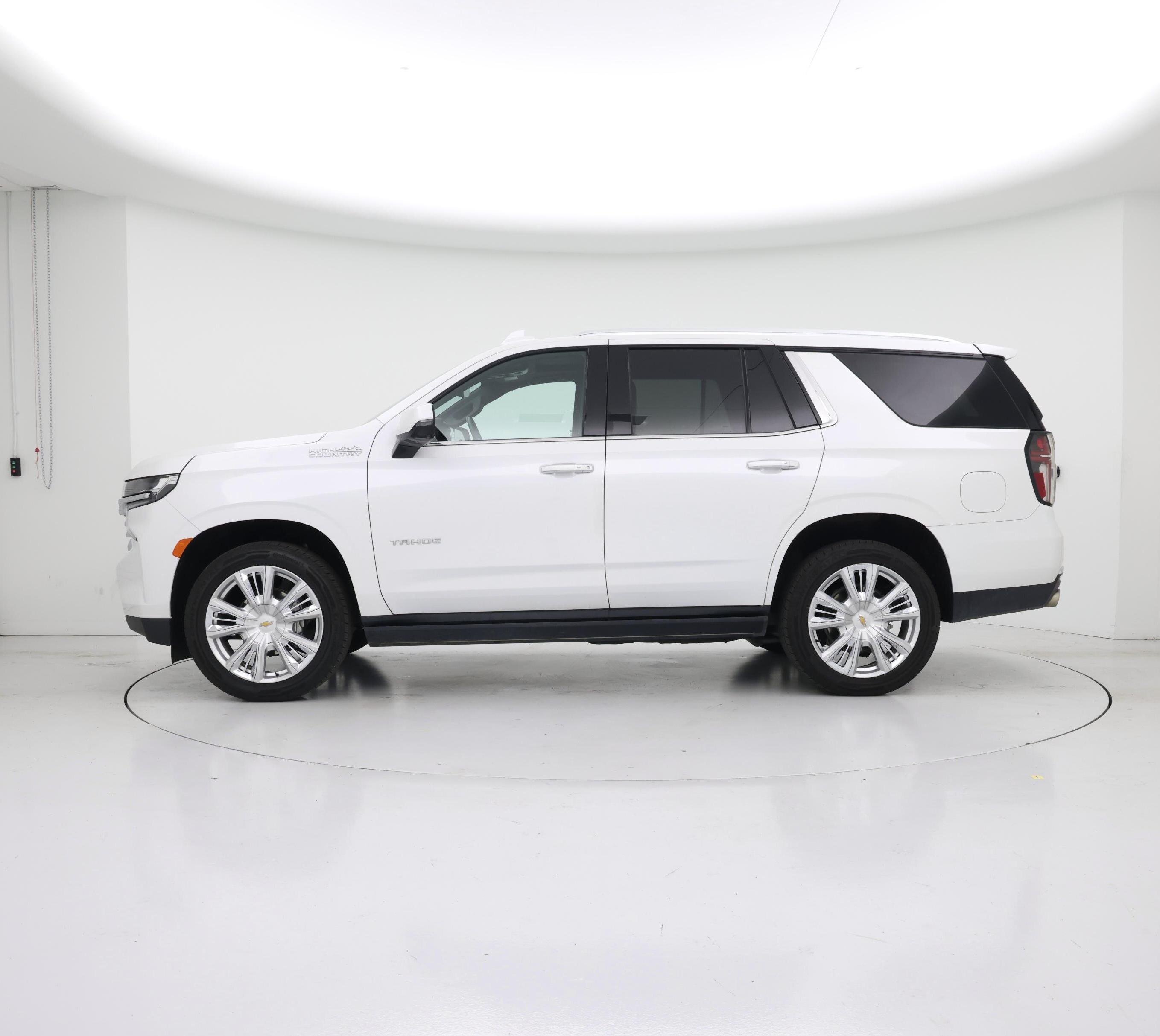 Thumbnail: 2023 Chevrolet Tahoe - 3