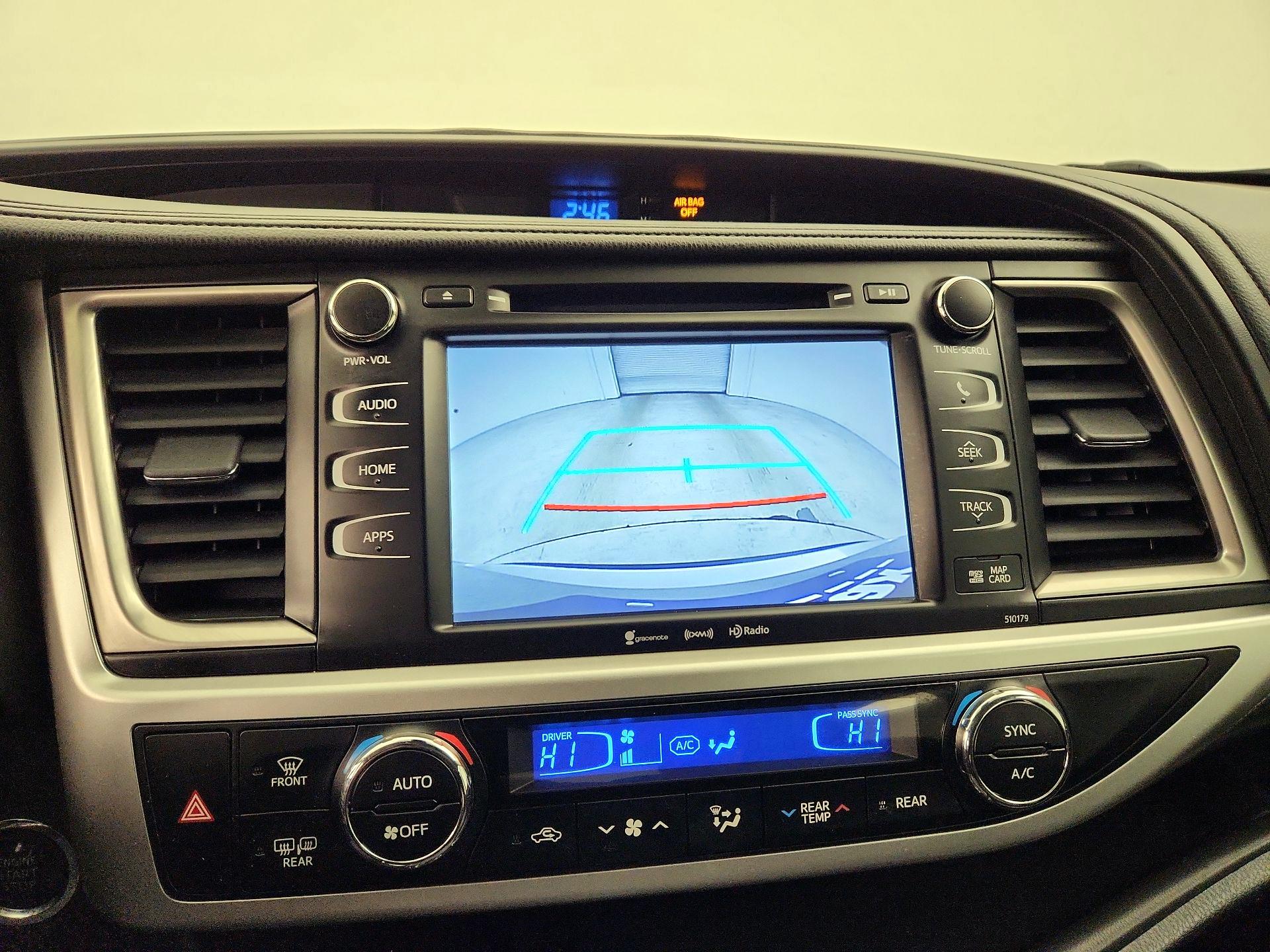 Thumbnail: 2018 Toyota Highlander - 14