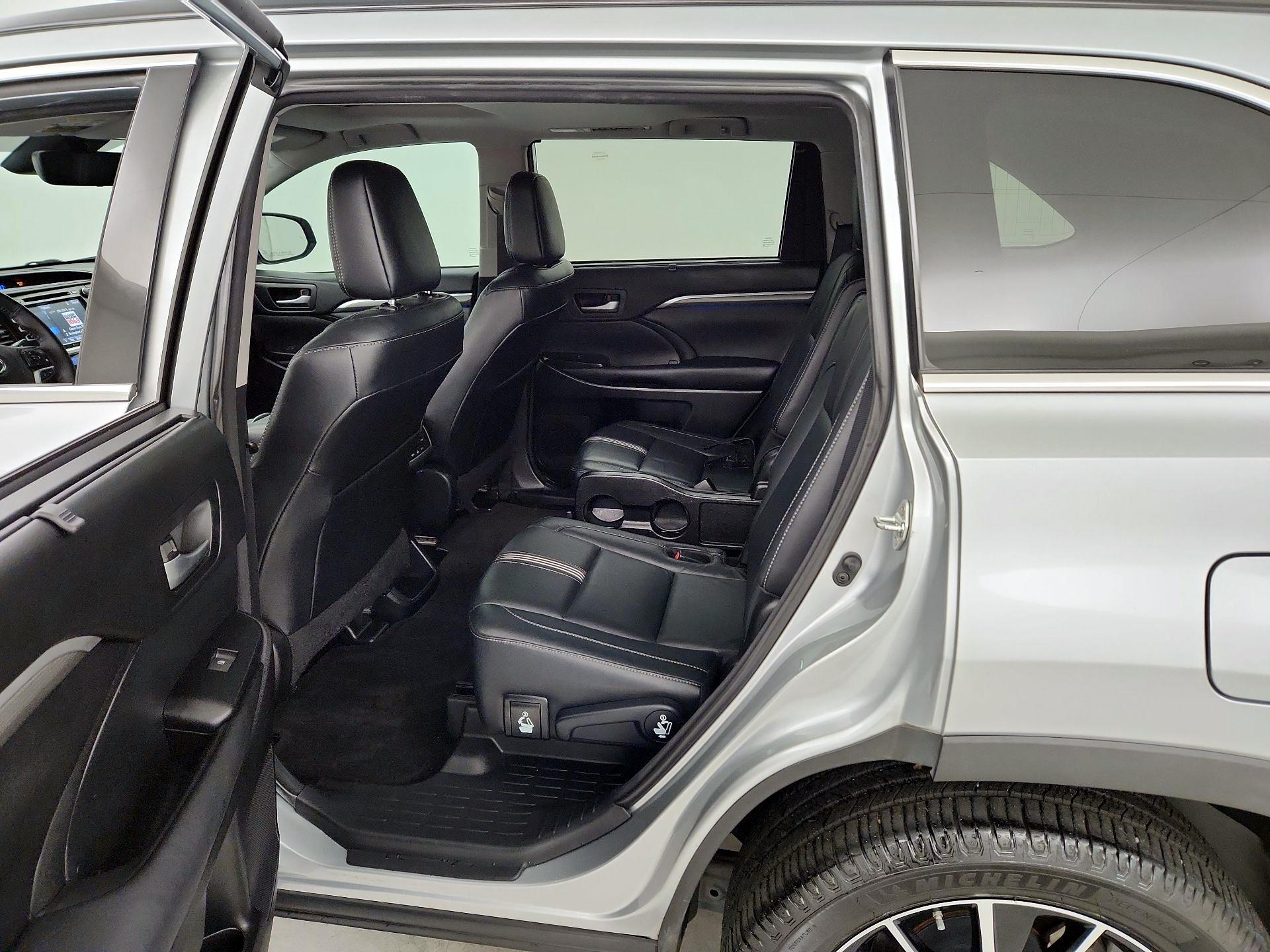 Thumbnail: 2018 Toyota Highlander - 20