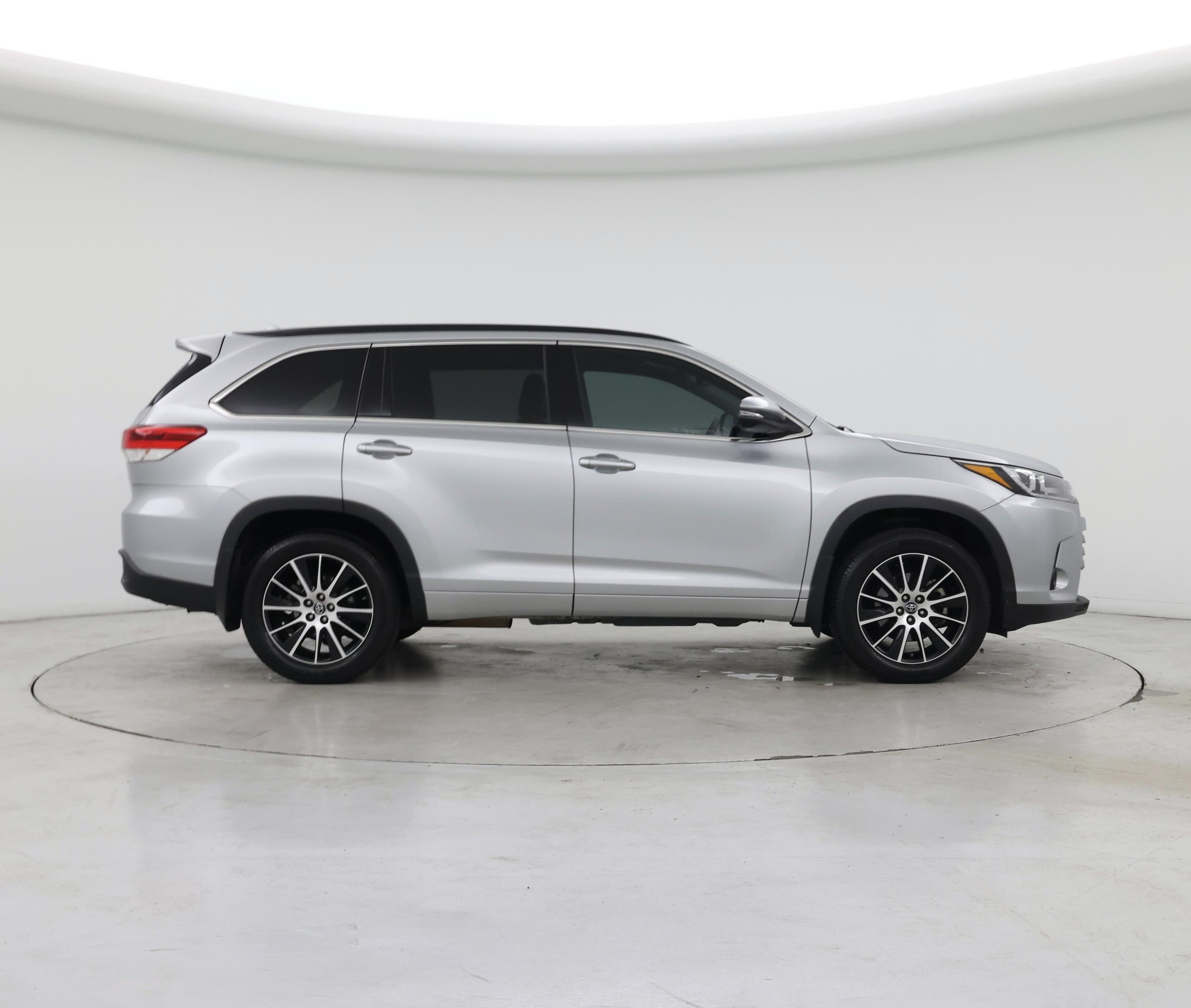 Thumbnail: 2018 Toyota Highlander - 7