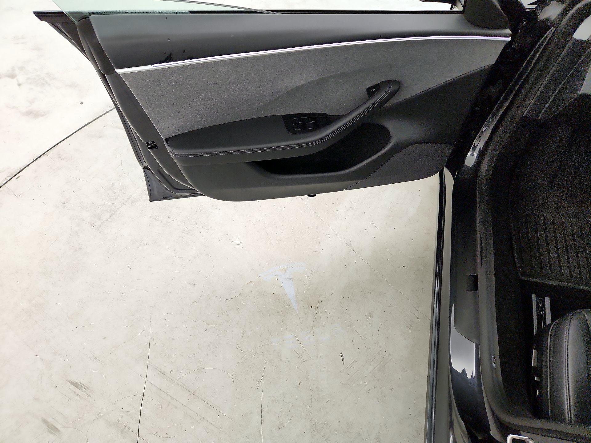 Thumbnail: 2024 Tesla Model 3 - 12