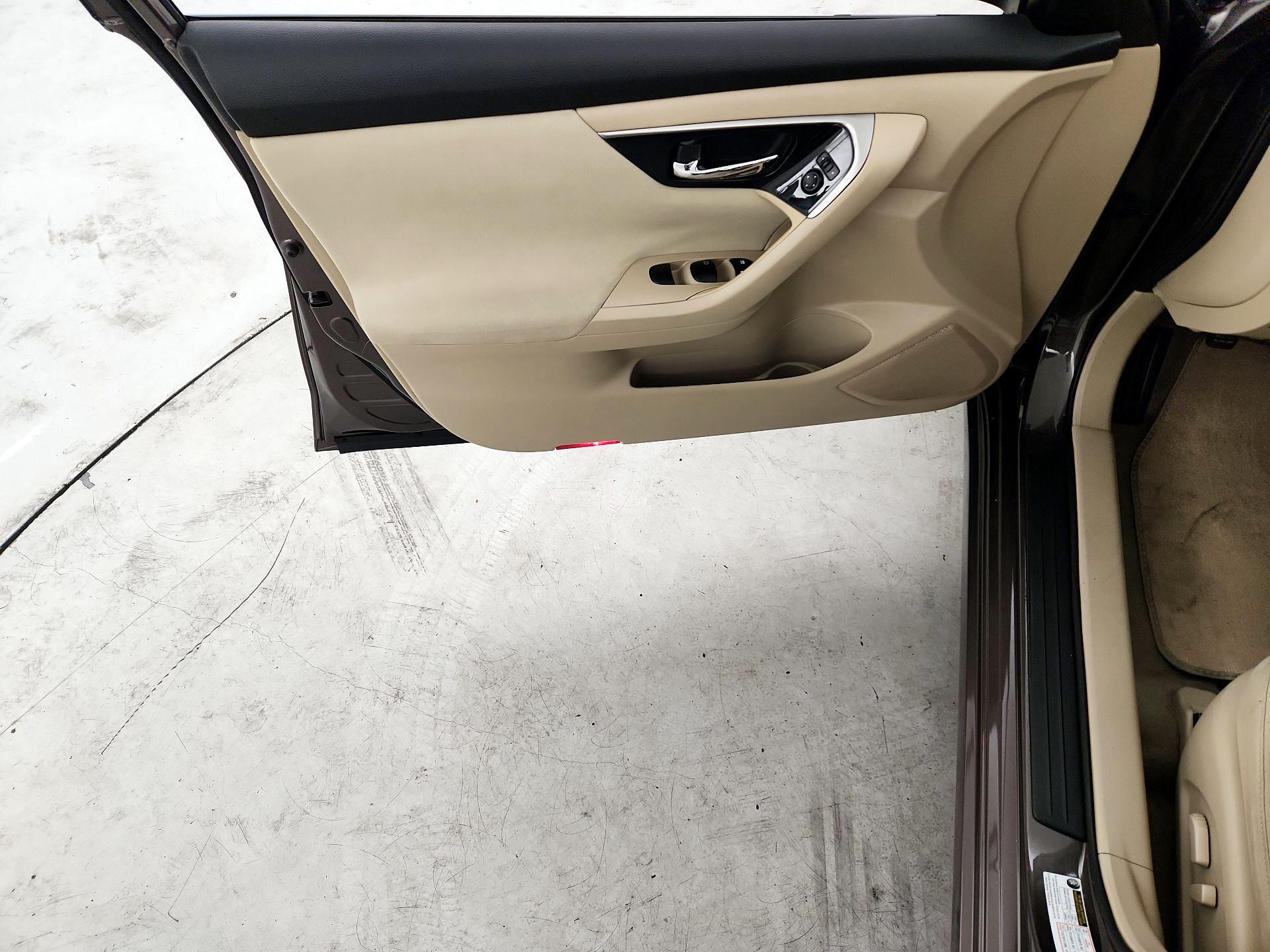 Thumbnail: 2014 Nissan Altima - 12