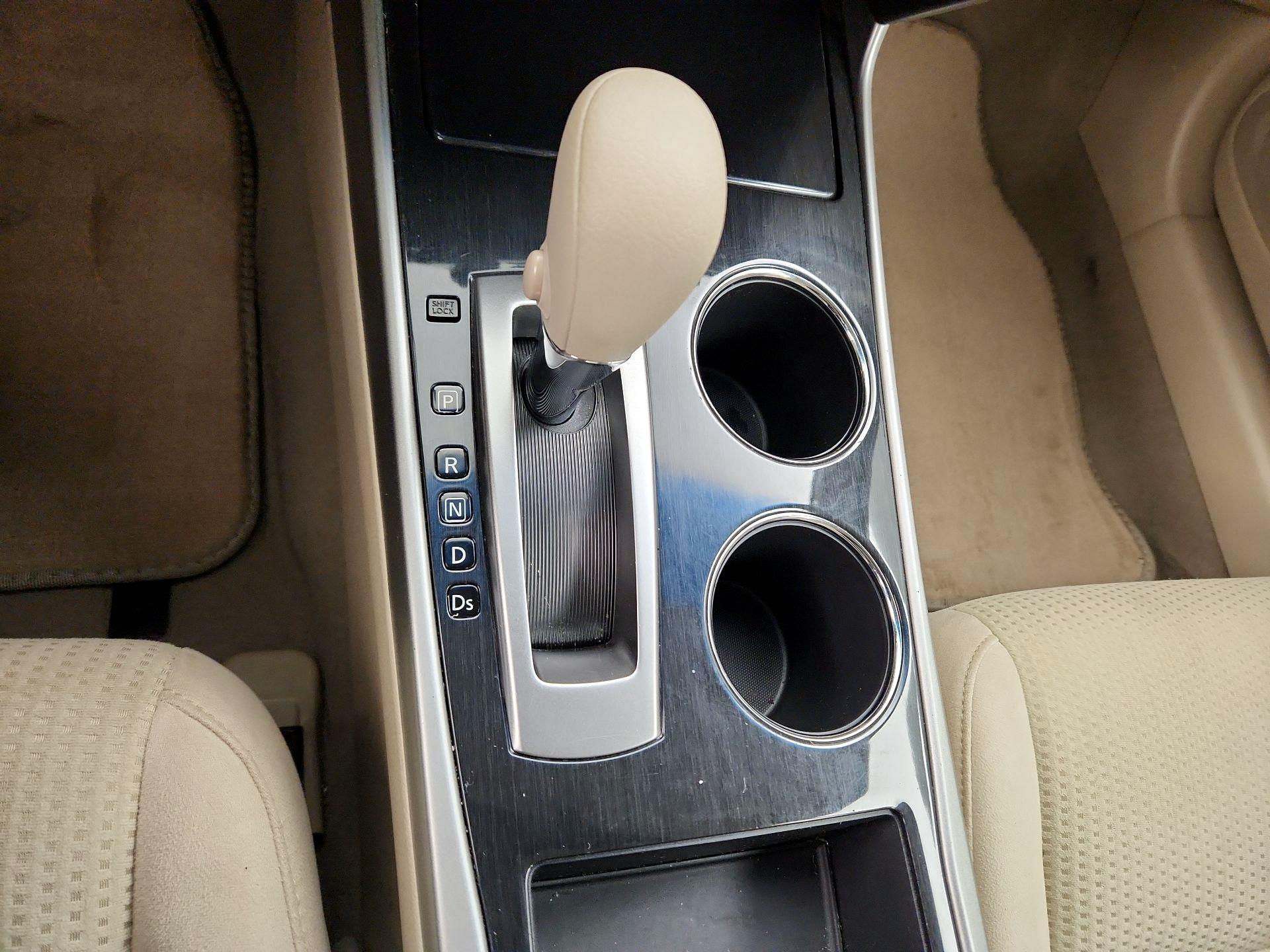 Thumbnail: 2014 Nissan Altima - 16