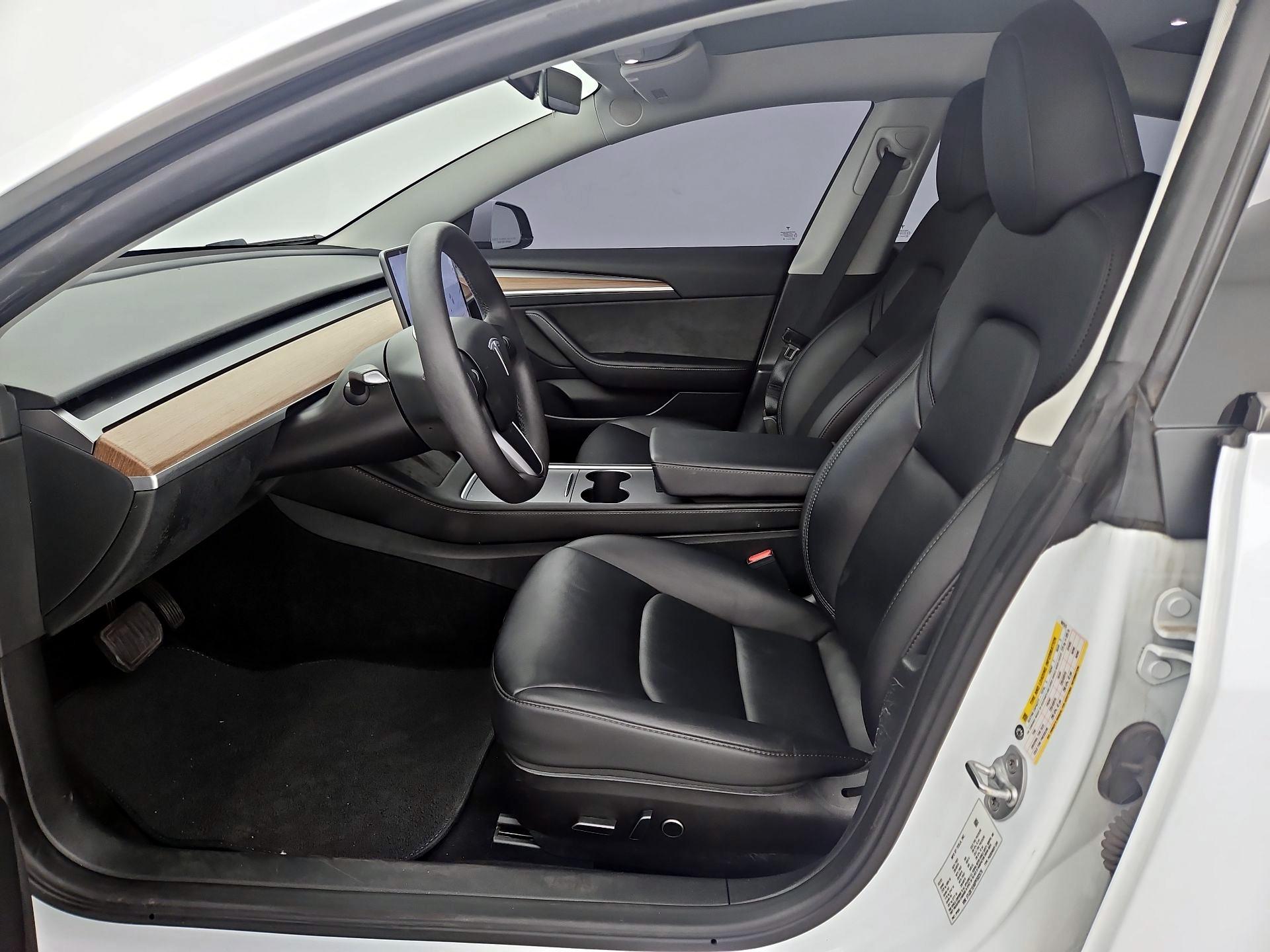 Thumbnail: 2023 Tesla Model 3 - 11