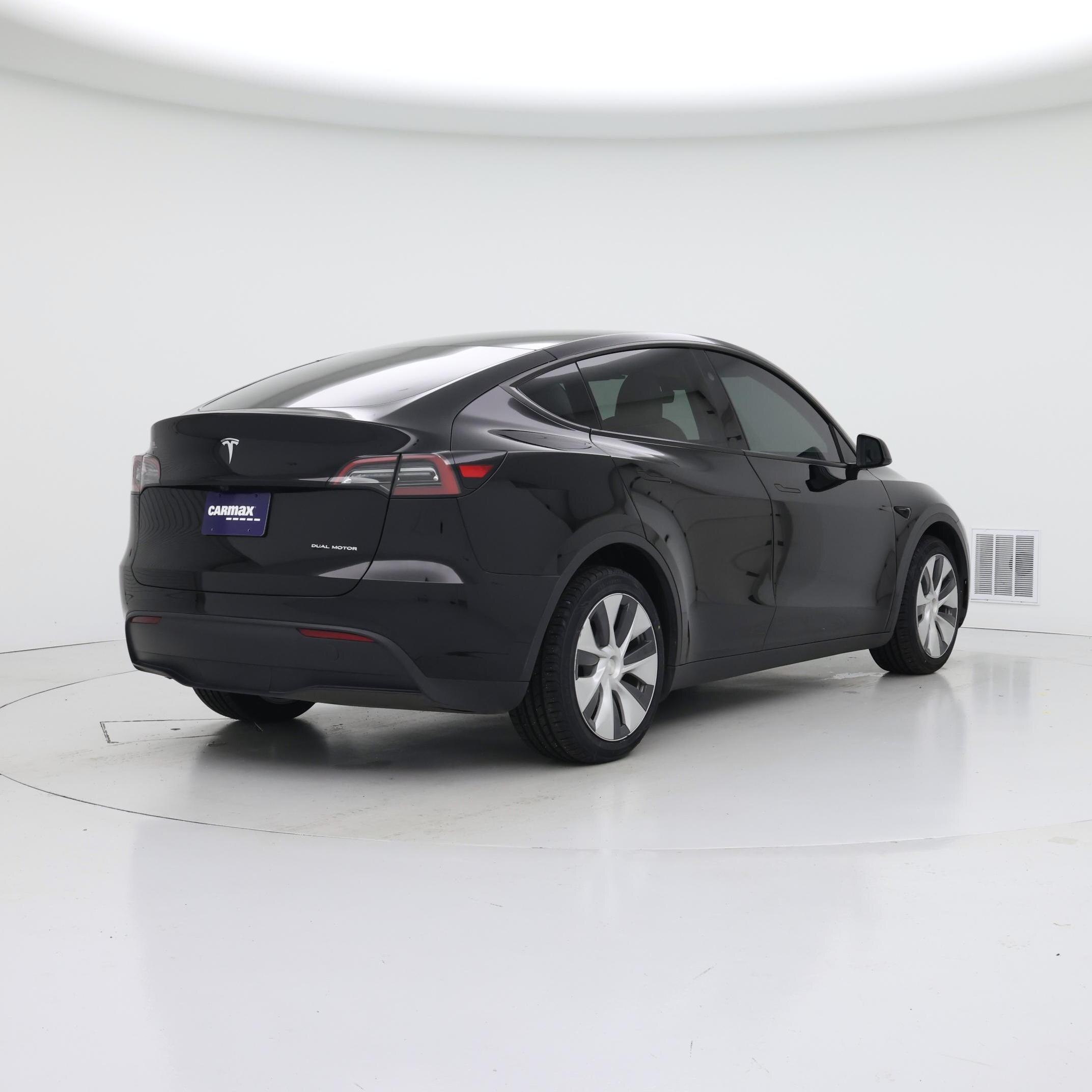 Thumbnail: 2023 Tesla Model Y - 8