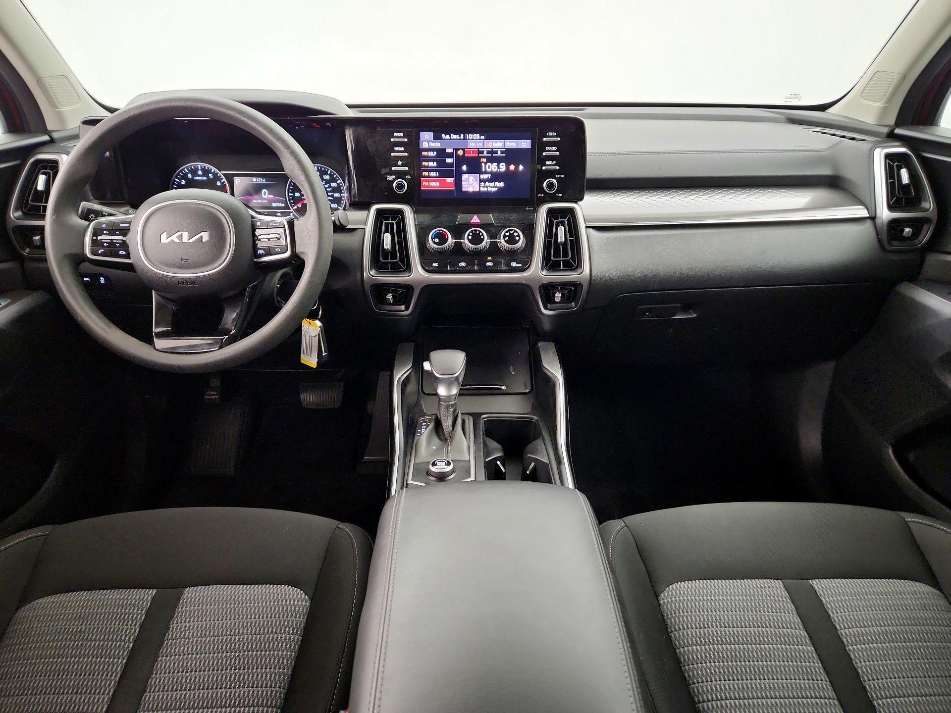 Thumbnail: 2023 Kia Sorento - 9