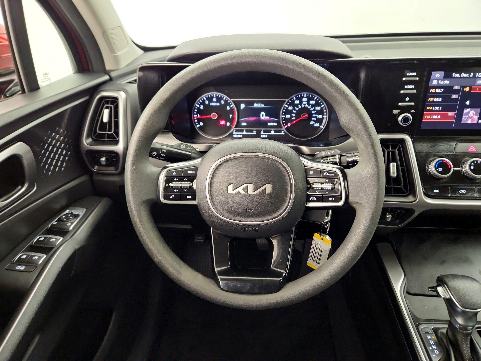 Thumbnail: 2023 Kia Sorento - 10