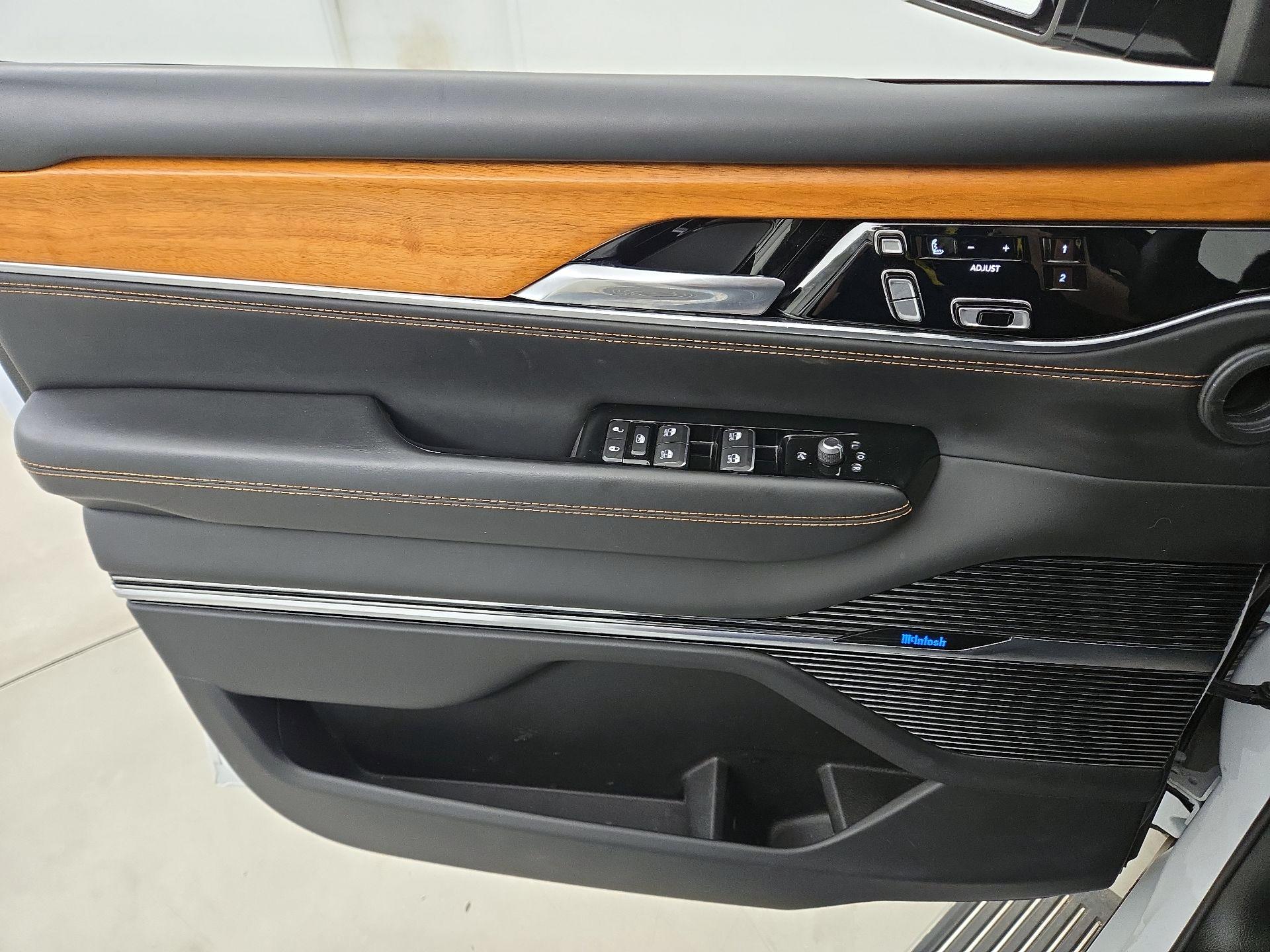 Thumbnail: 2022 Jeep Grand Wagoneer - 12