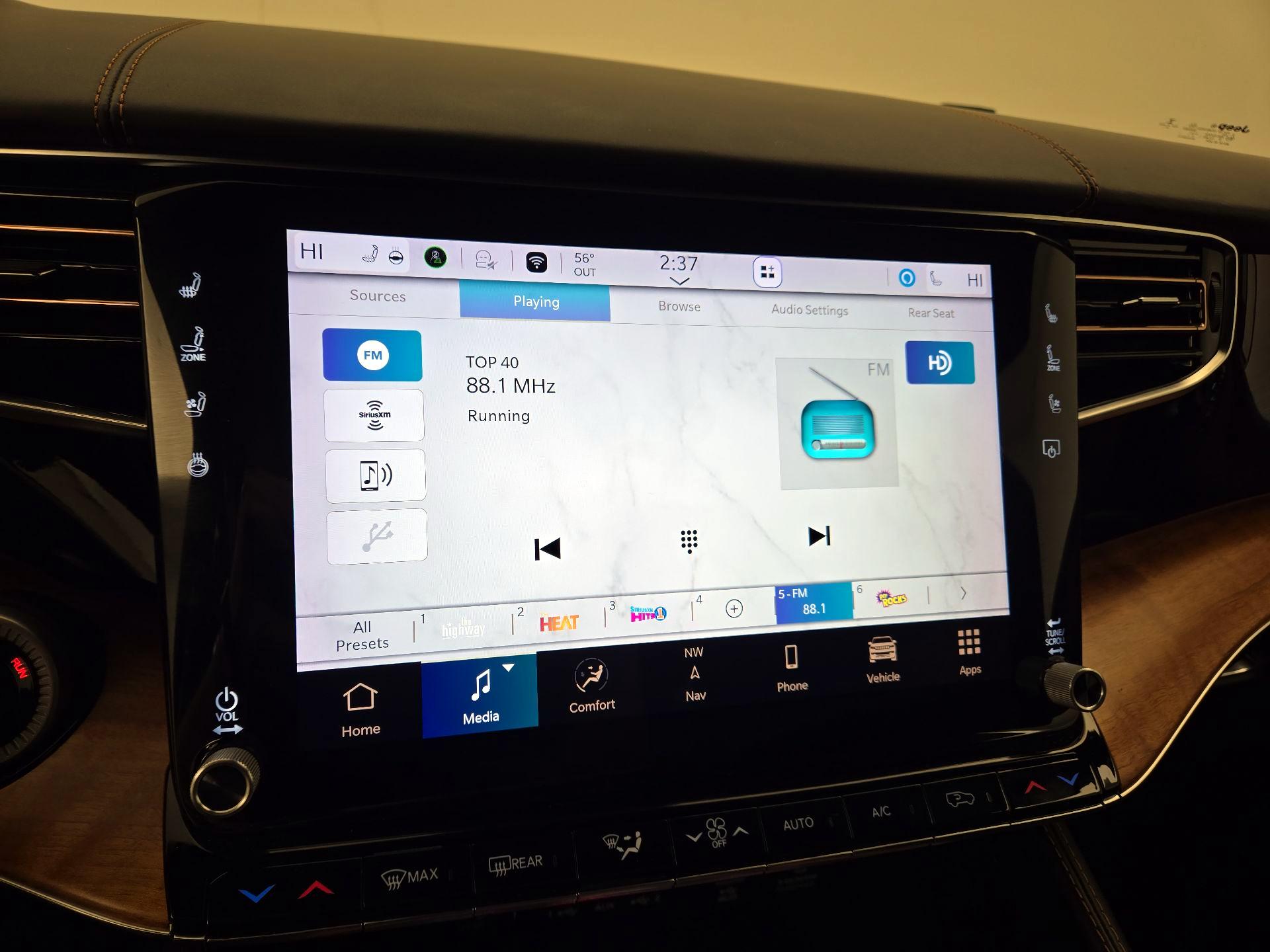 Thumbnail: 2022 Jeep Grand Wagoneer - 16