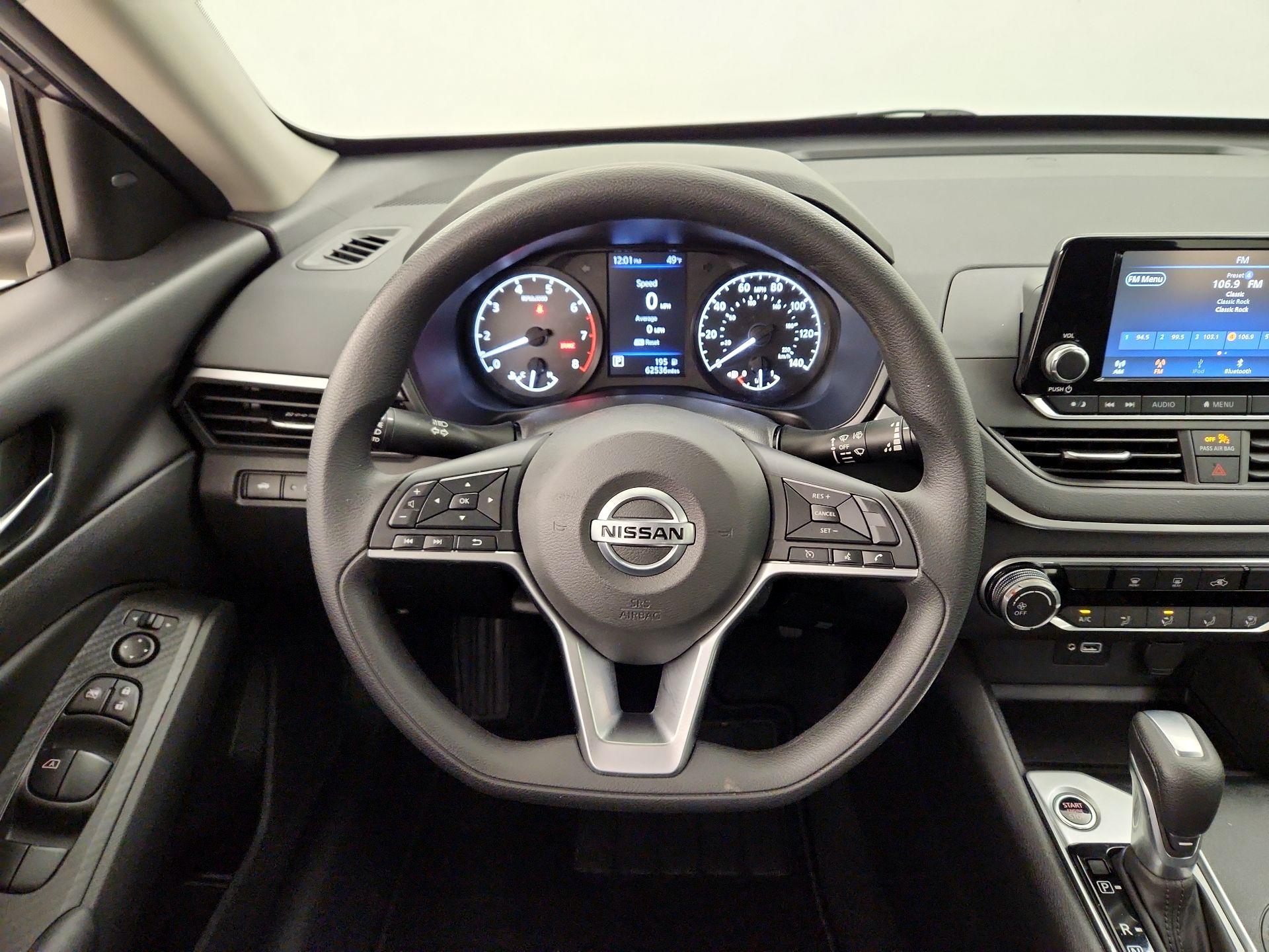 Thumbnail: 2021 Nissan Altima - 10