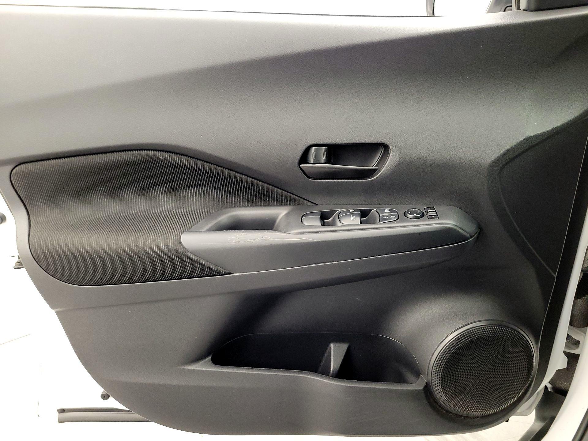 Thumbnail: 2023 Nissan Kicks - 12