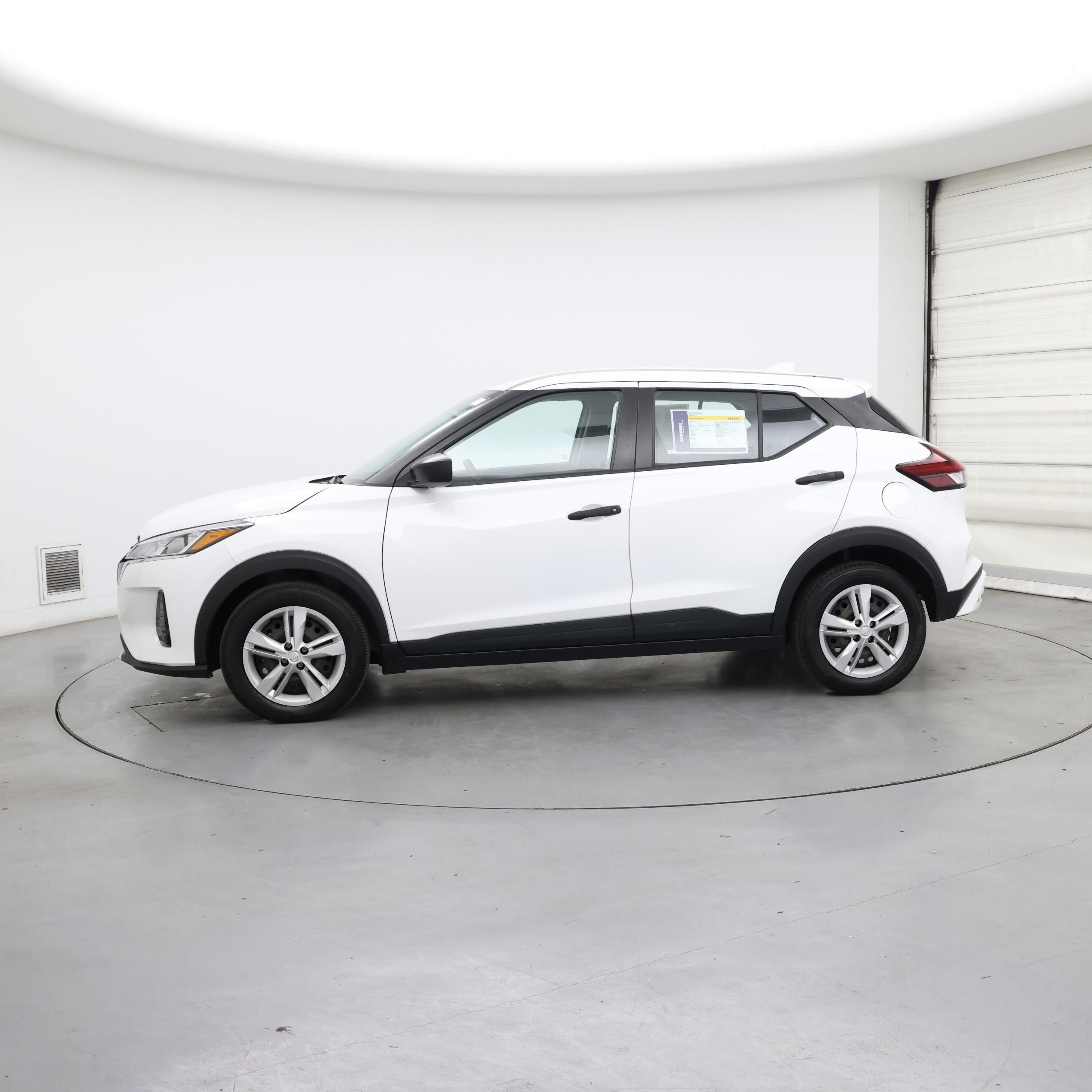 Thumbnail: 2023 Nissan Kicks - 3