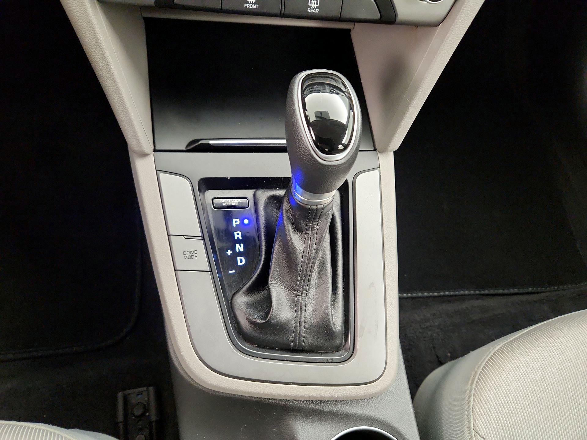 Thumbnail: 2017 Hyundai Elantra - 16