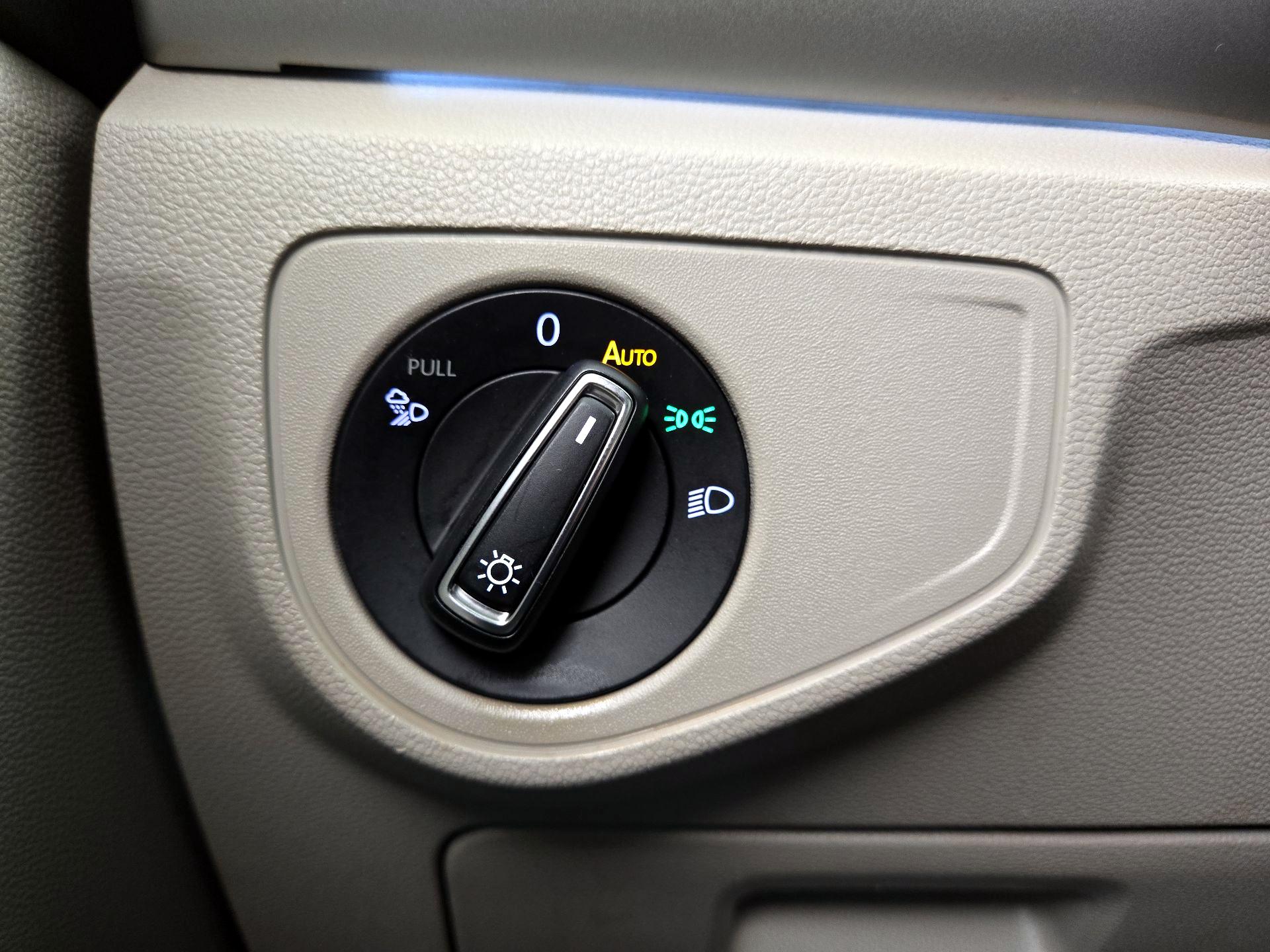 Thumbnail: 2021 Volkswagen Atlas - 13