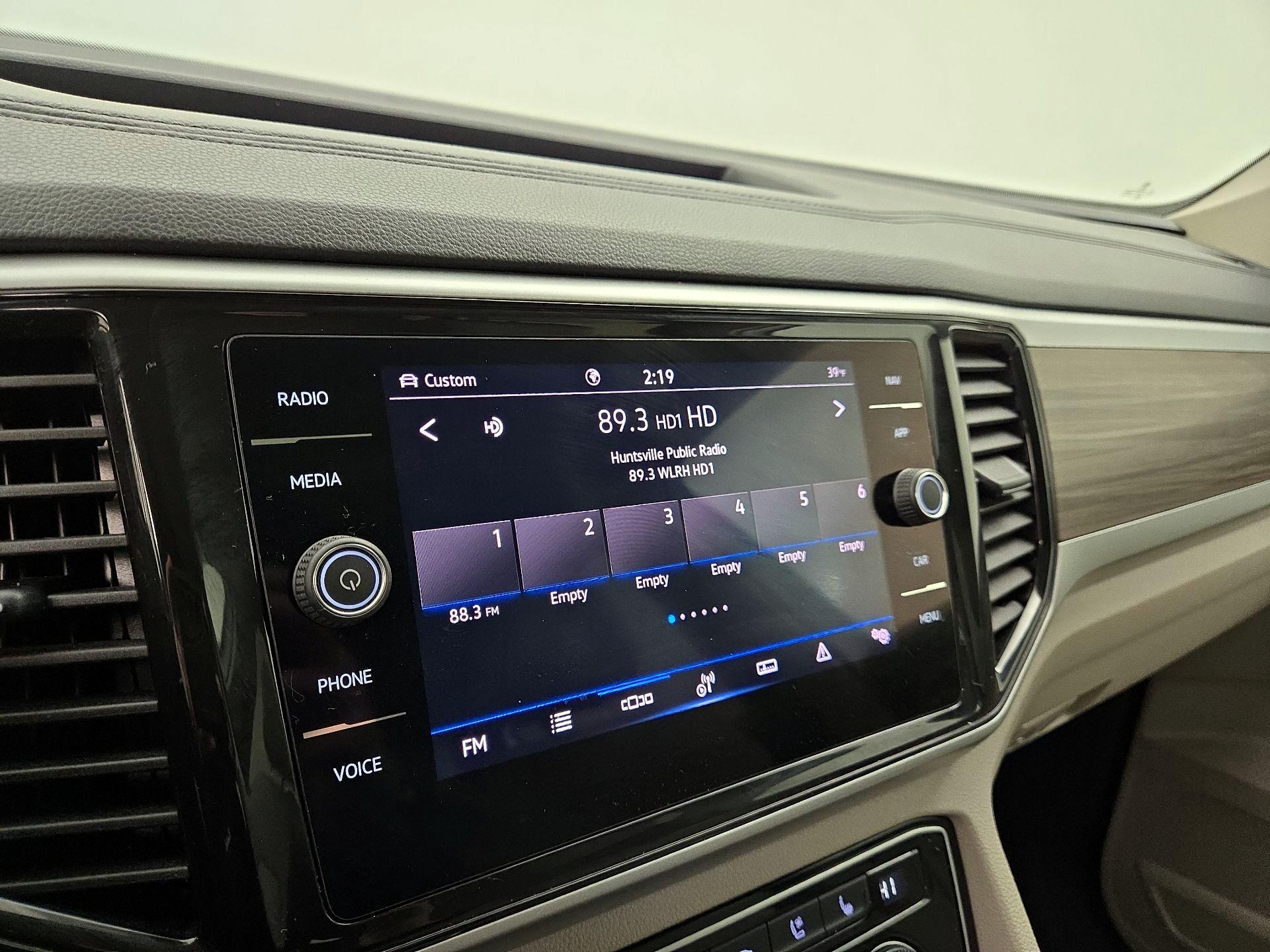 Thumbnail: 2021 Volkswagen Atlas - 16