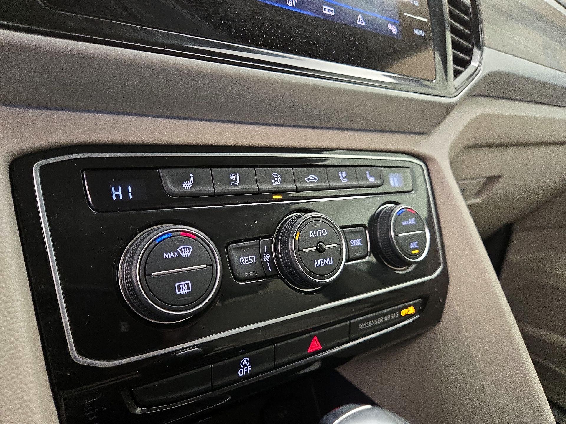 Thumbnail: 2021 Volkswagen Atlas - 17