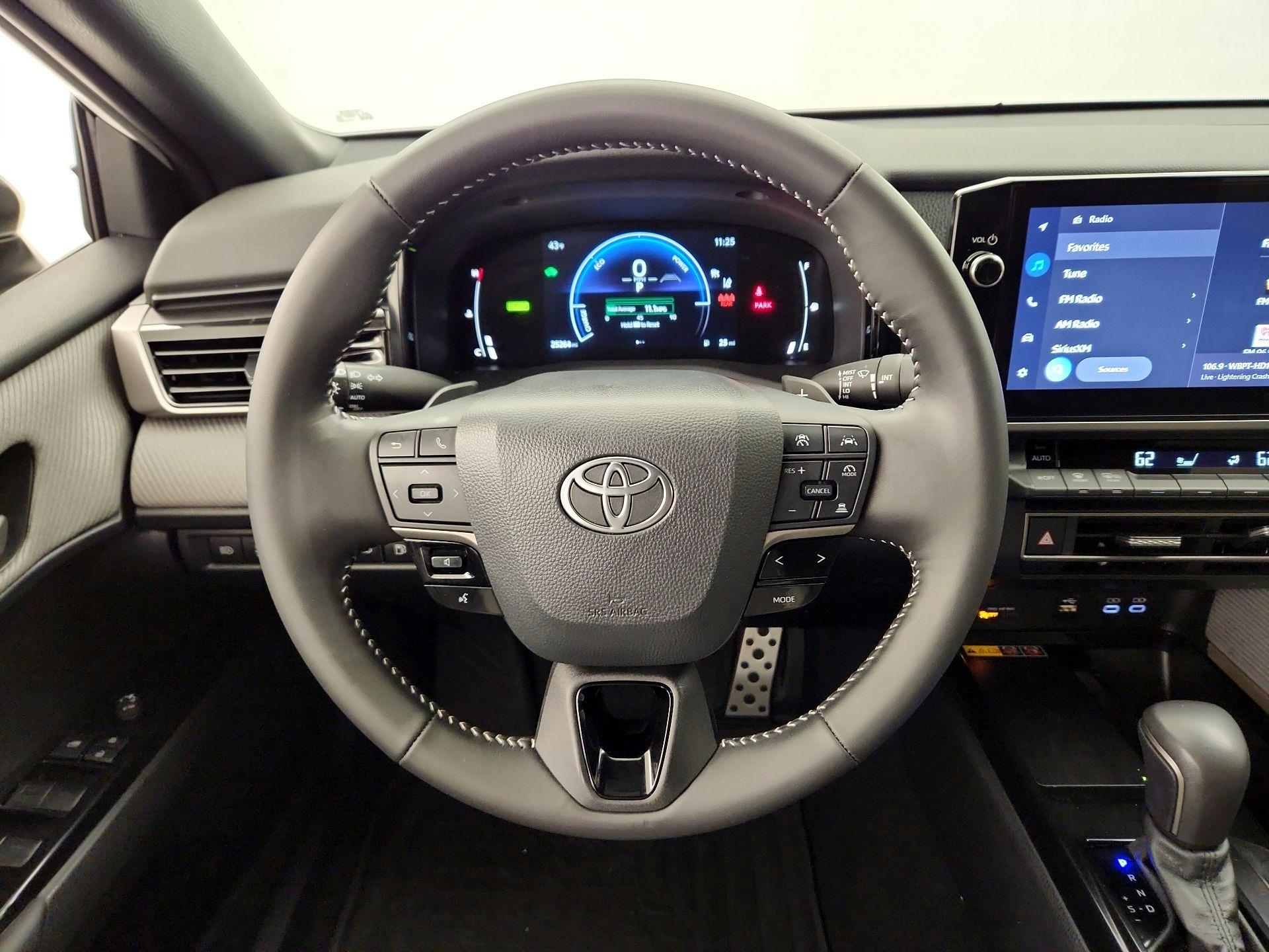 Thumbnail: 2025 Toyota Camry - 10