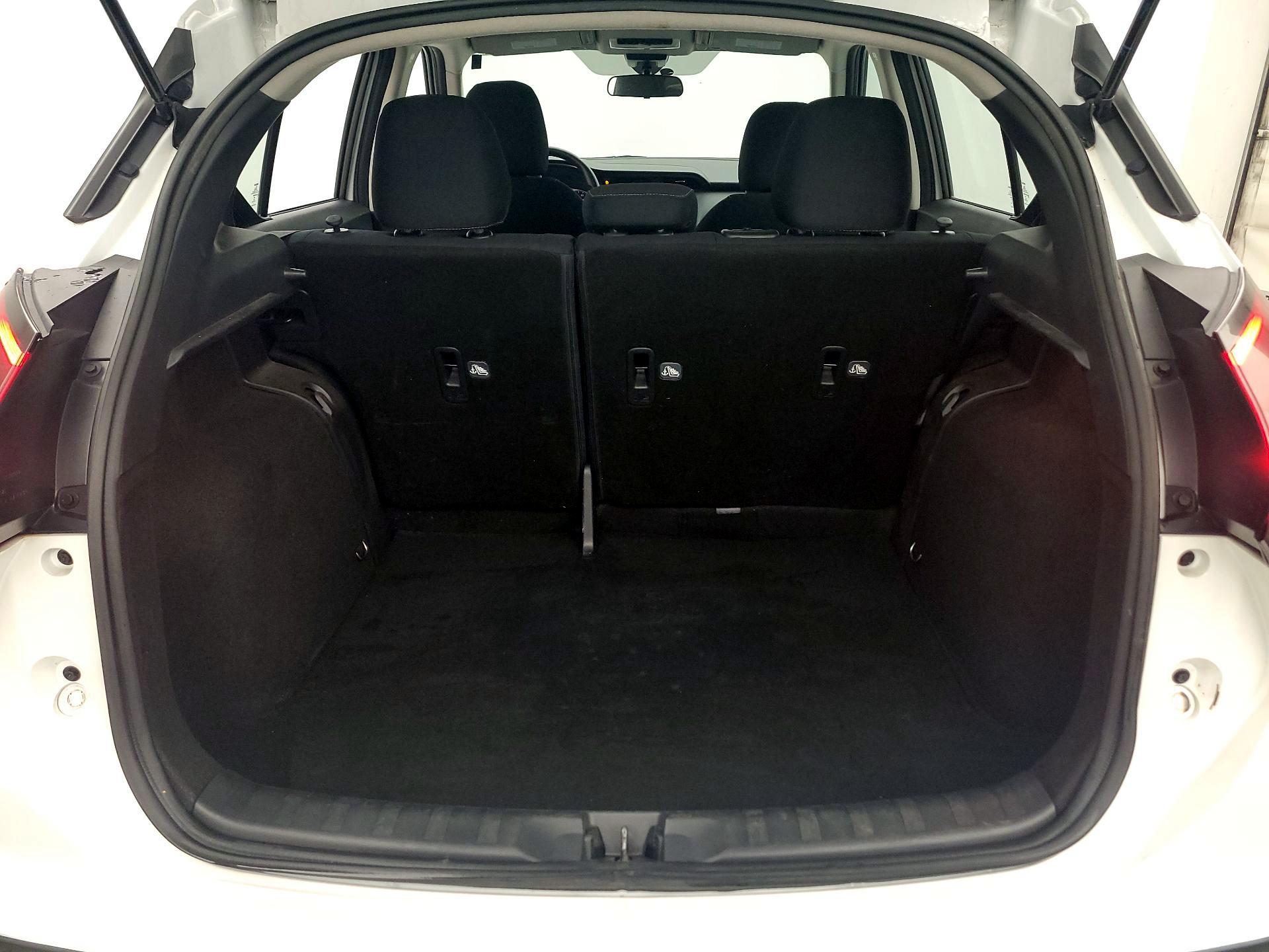 Thumbnail: 2022 Nissan Kicks - 16