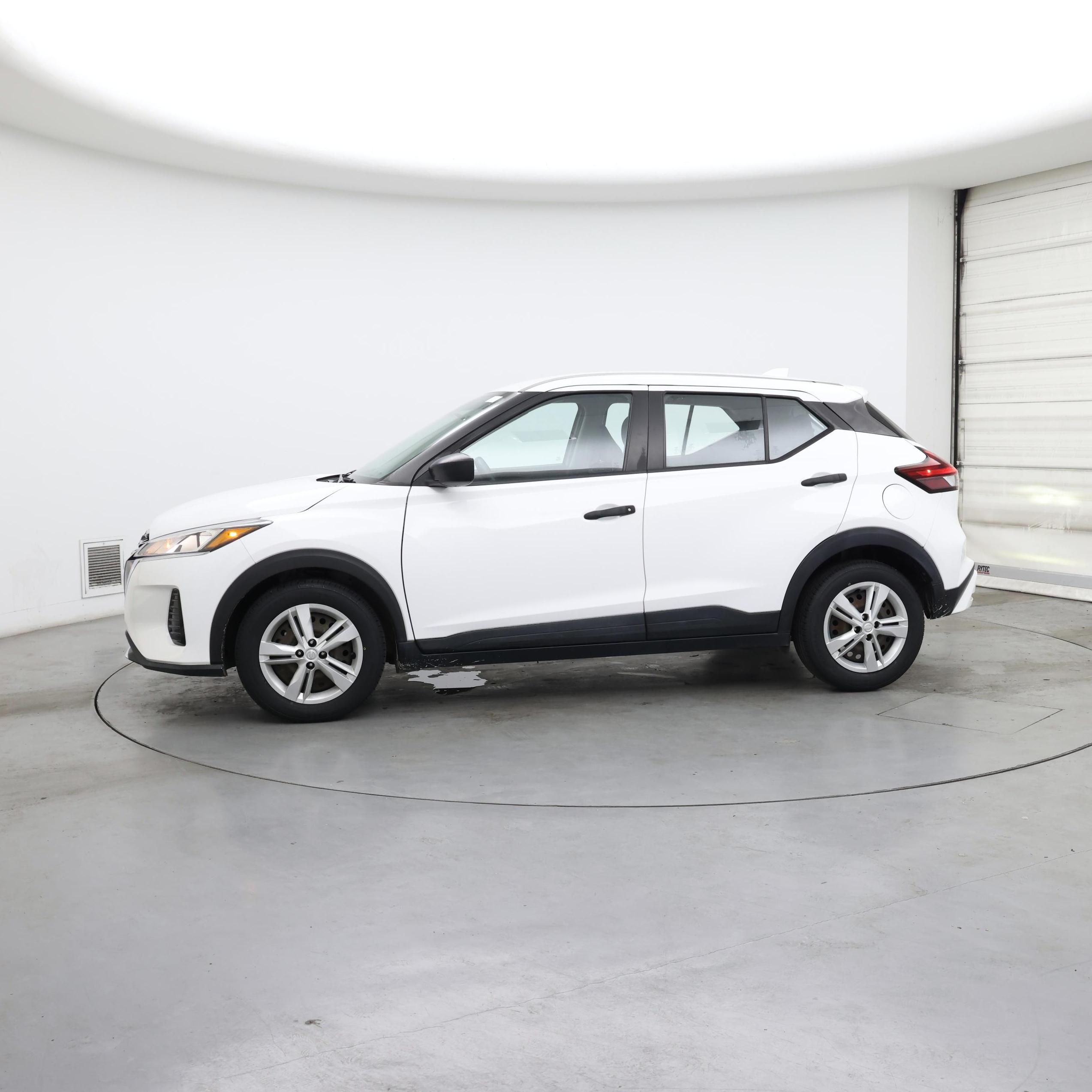 Thumbnail: 2022 Nissan Kicks - 3