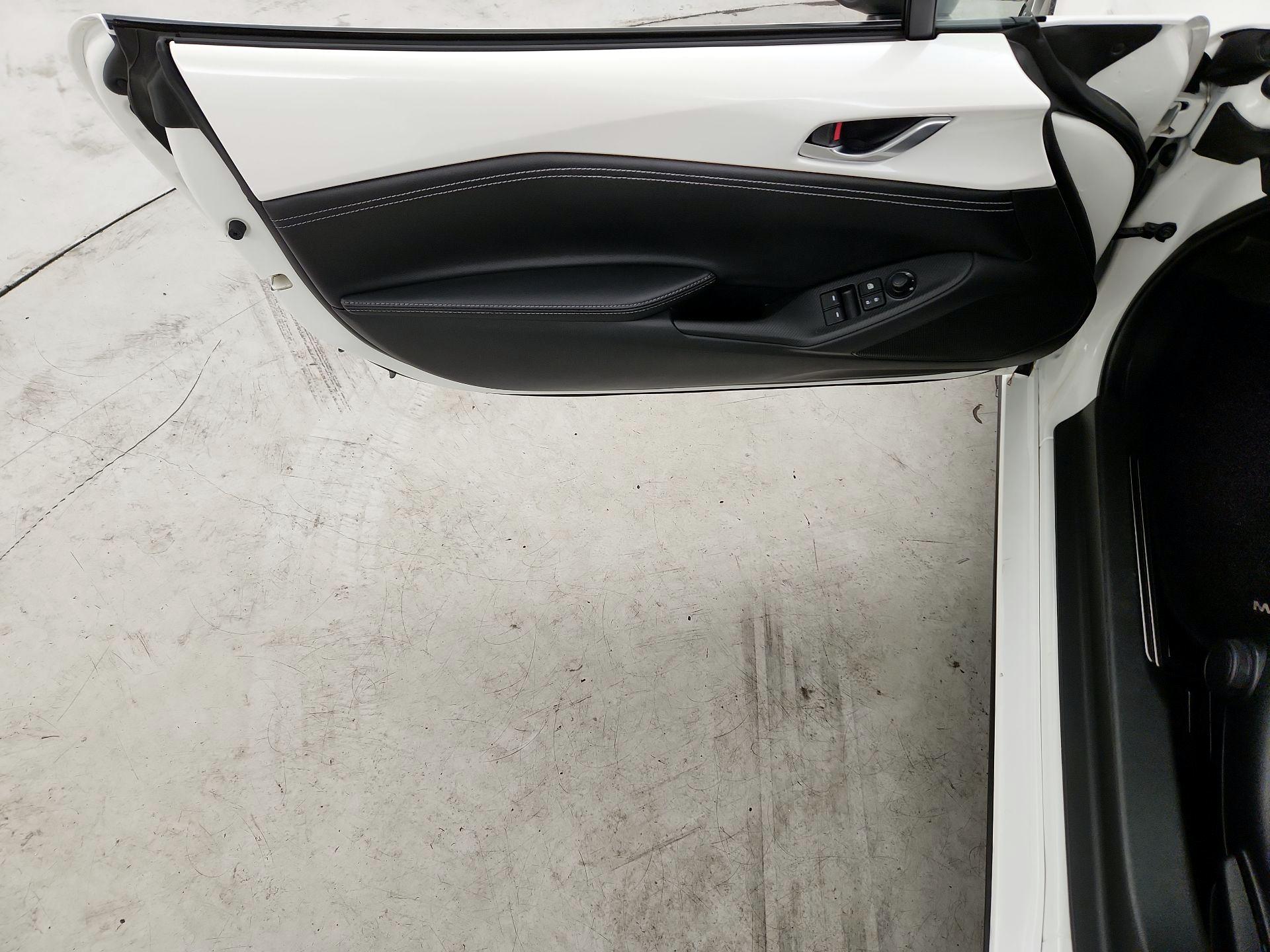 Thumbnail: 2023 Mazda MX-5 Miata - 12