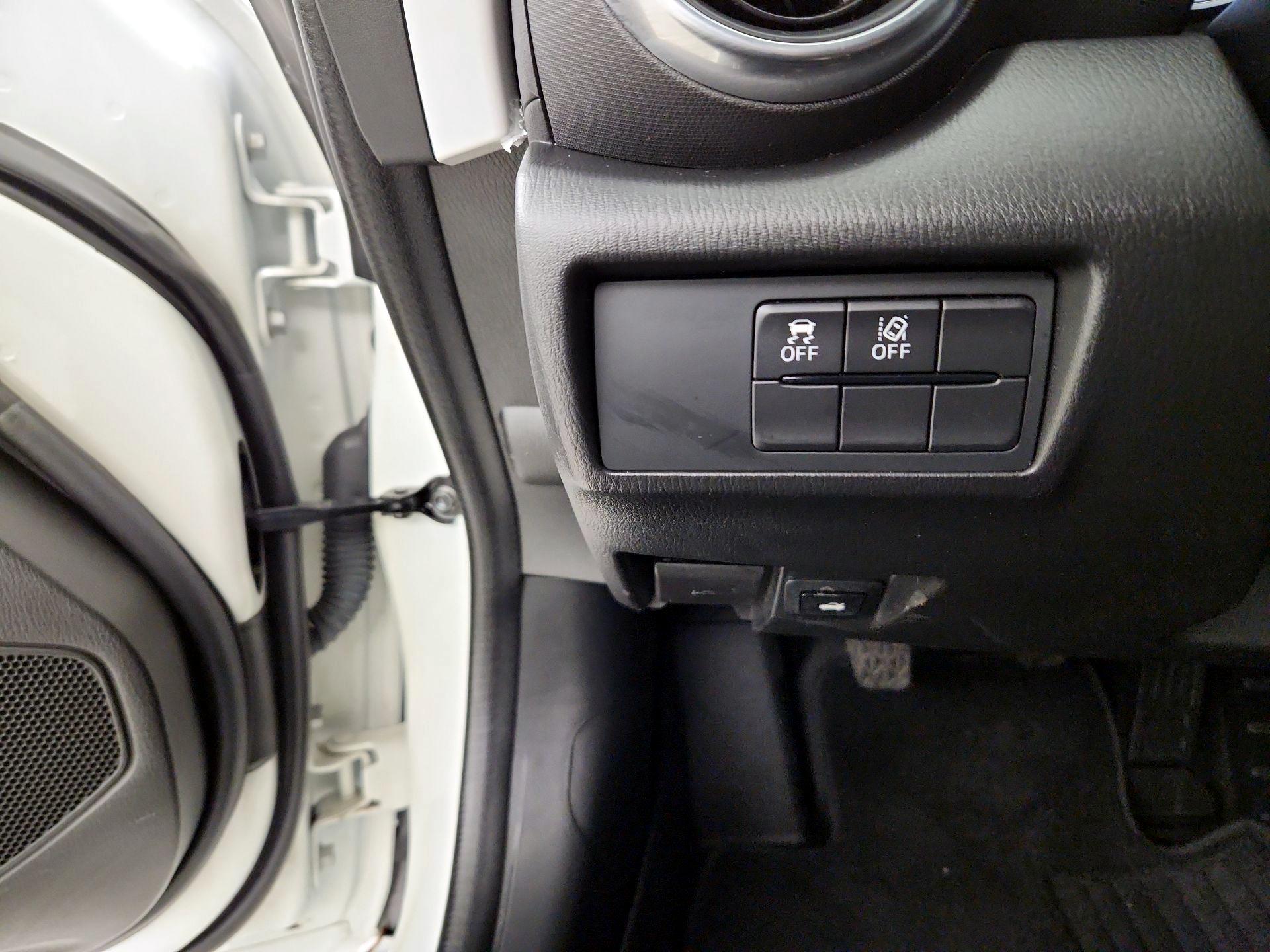 Thumbnail: 2023 Mazda MX-5 Miata - 13