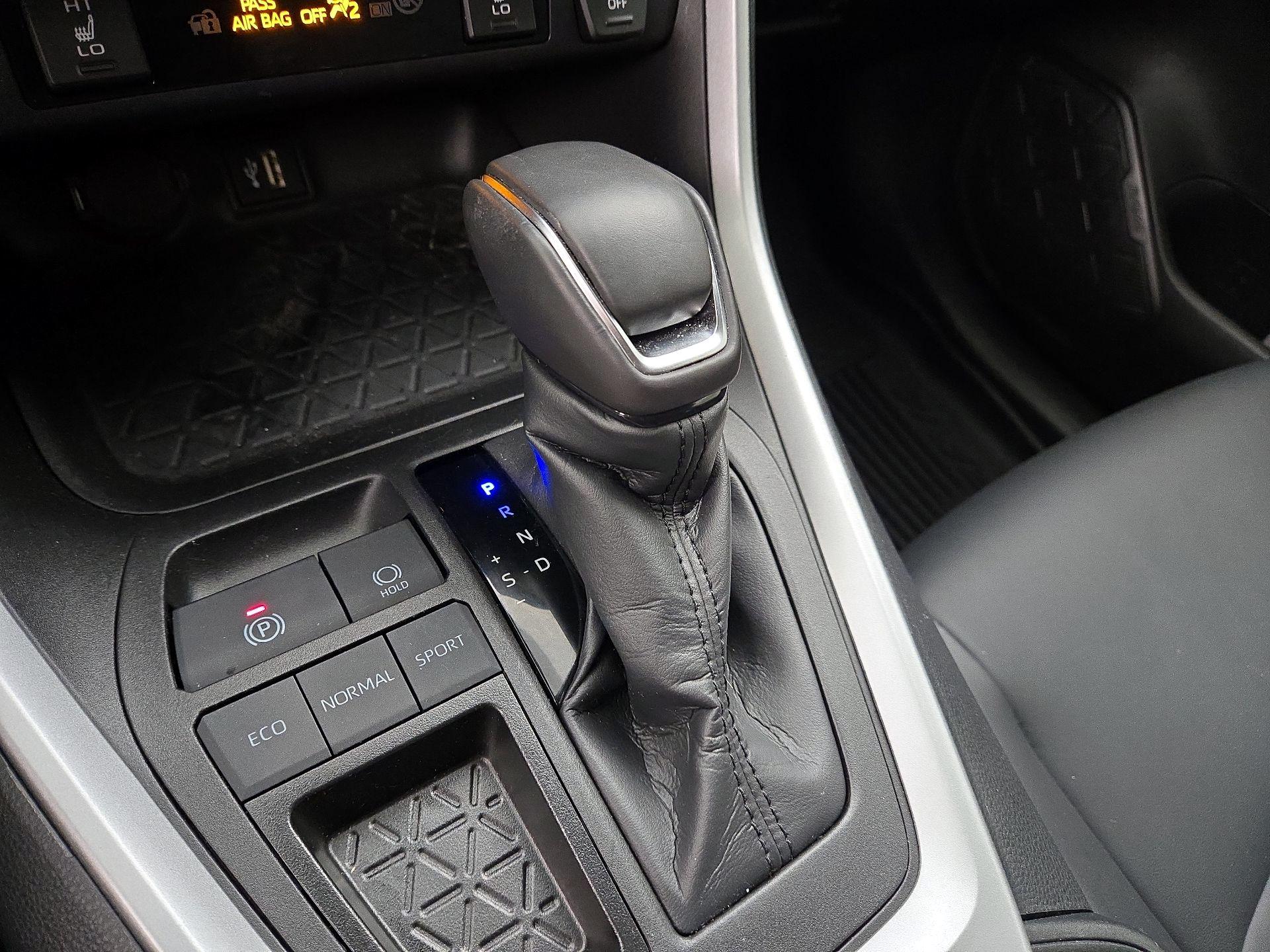 Thumbnail: 2024 Toyota RAV4 - 17