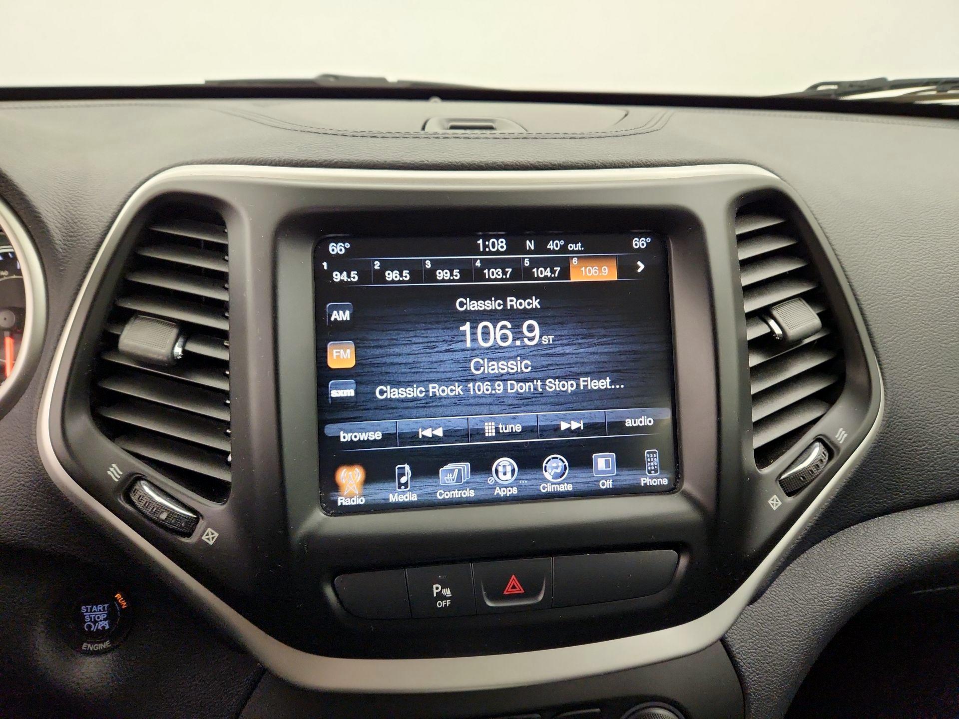 Thumbnail: 2016 Jeep Cherokee - 15