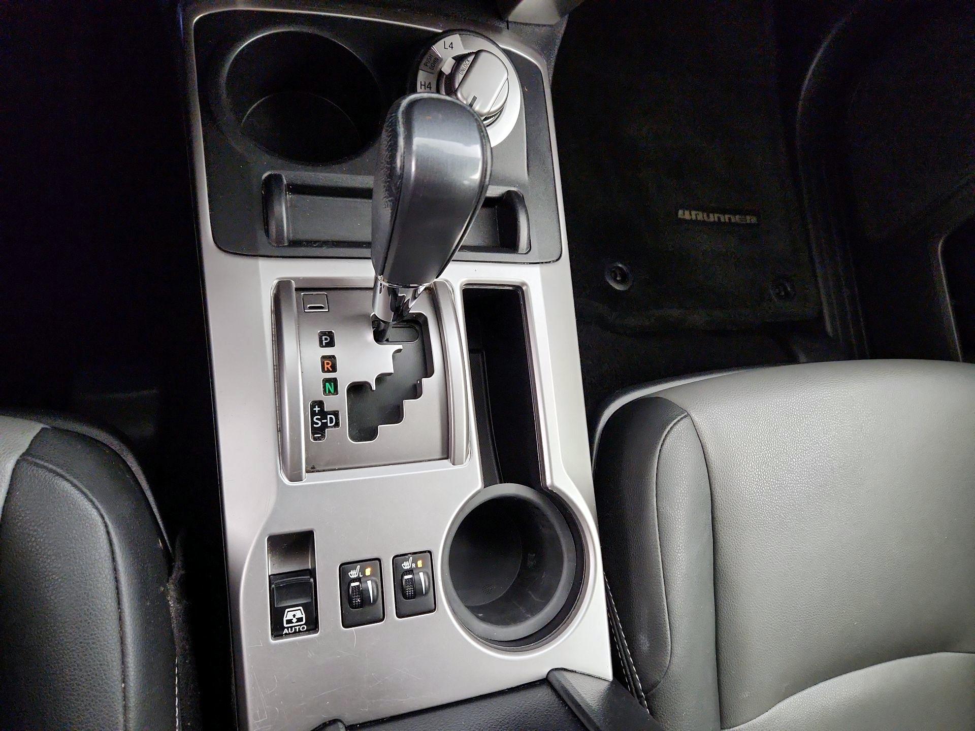 Thumbnail: 2019 Toyota 4Runner - 18