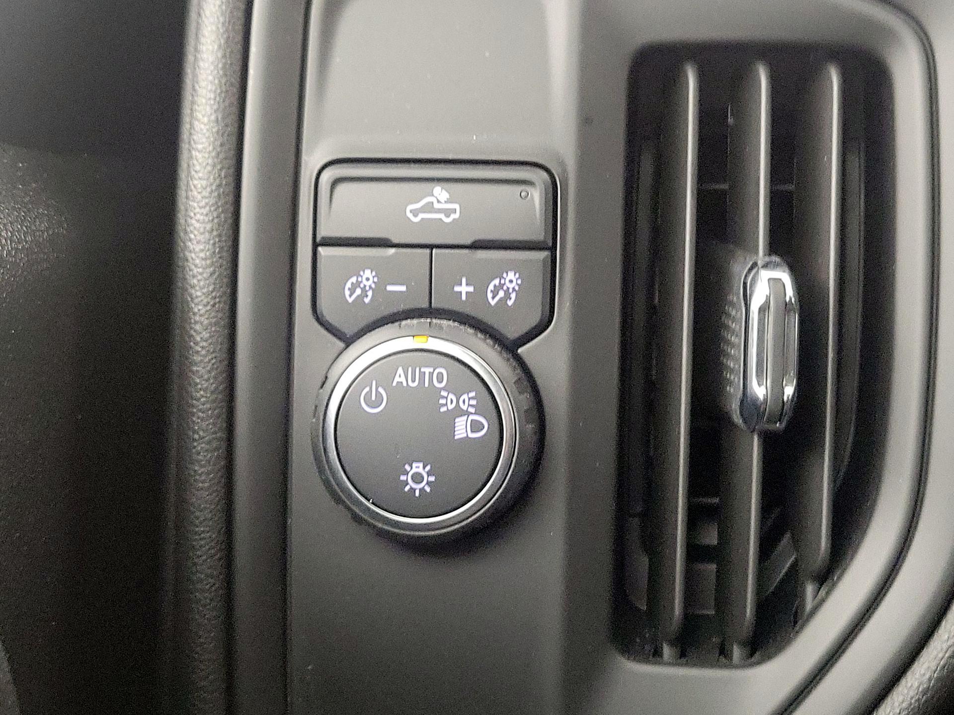 Thumbnail: 2023 Chevrolet Silverado 1500 - 13