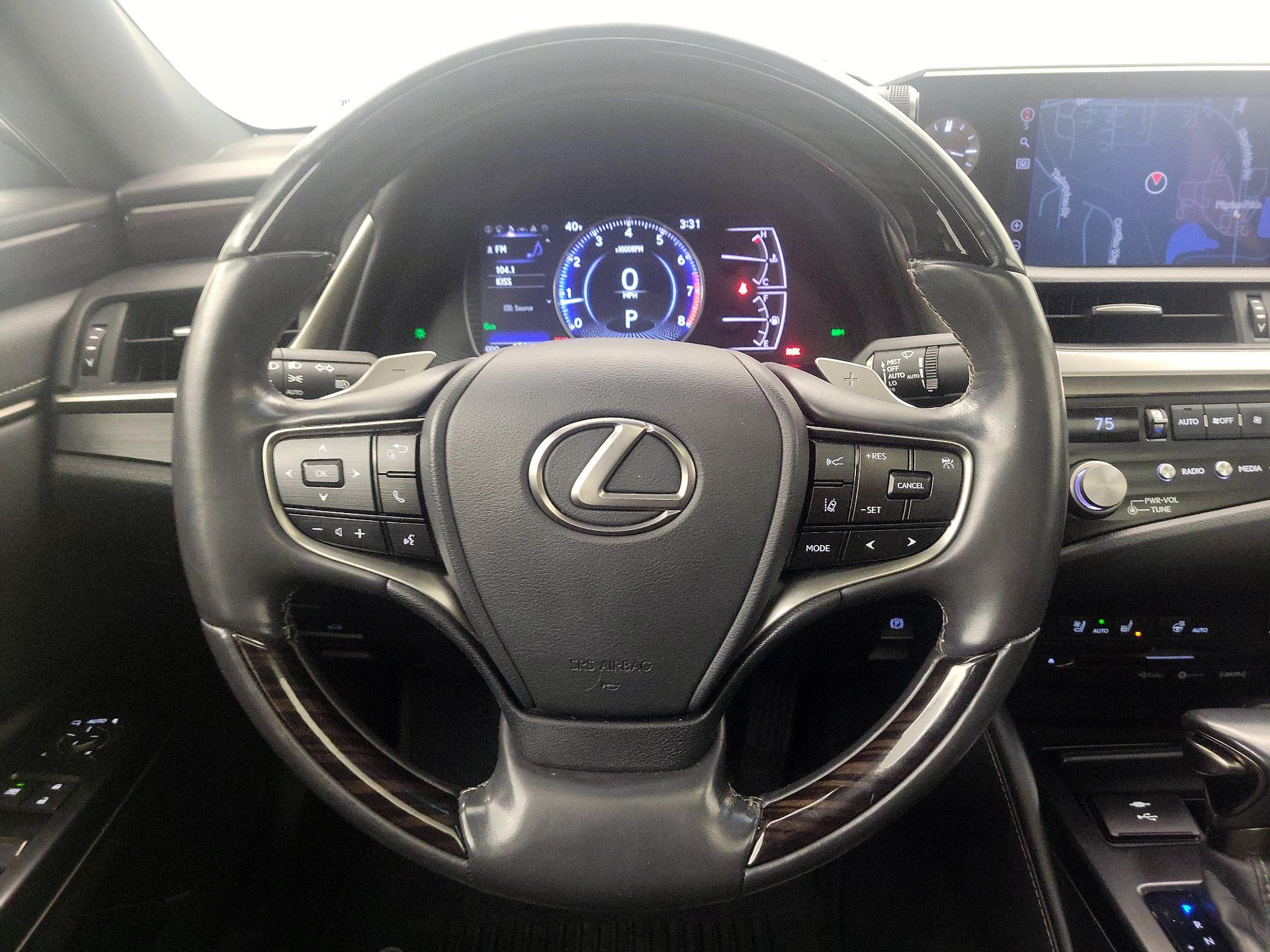 Thumbnail: 2021 Lexus ES - 10